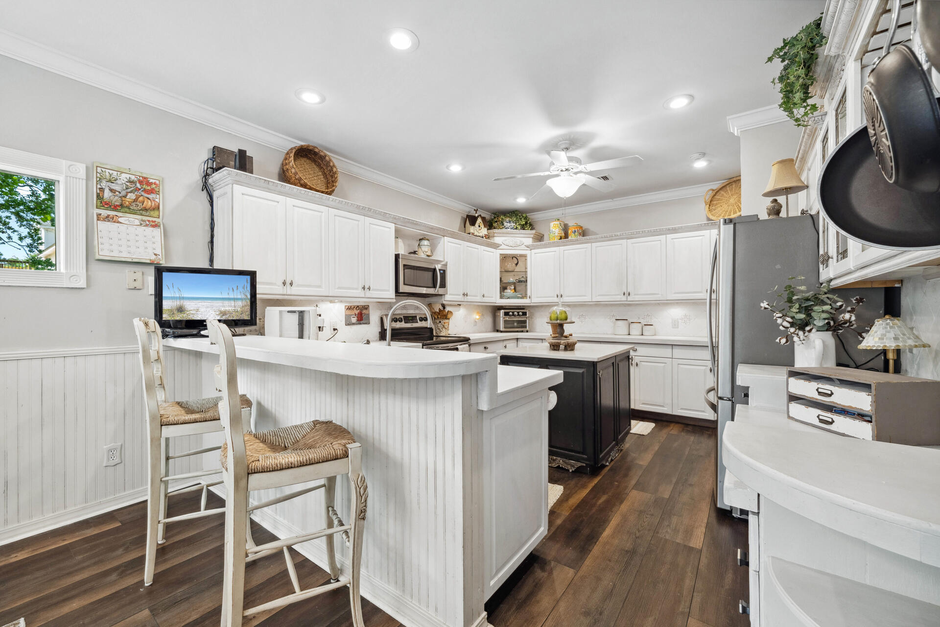 BAYVIEW MANOR - Residential