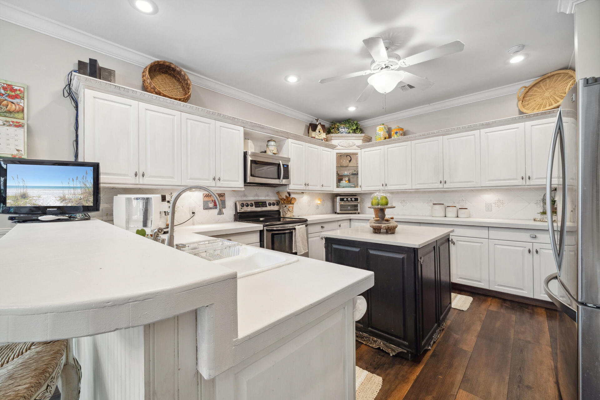 BAYVIEW MANOR - Residential