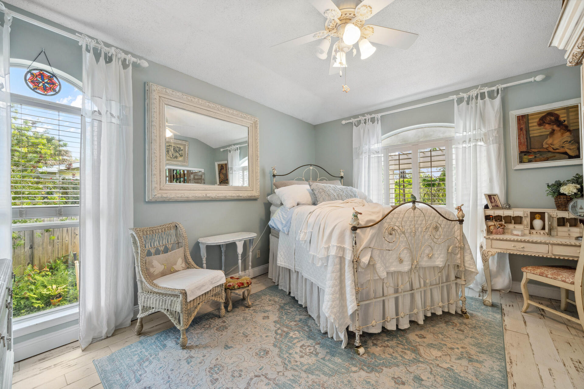 BAYVIEW MANOR - Residential
