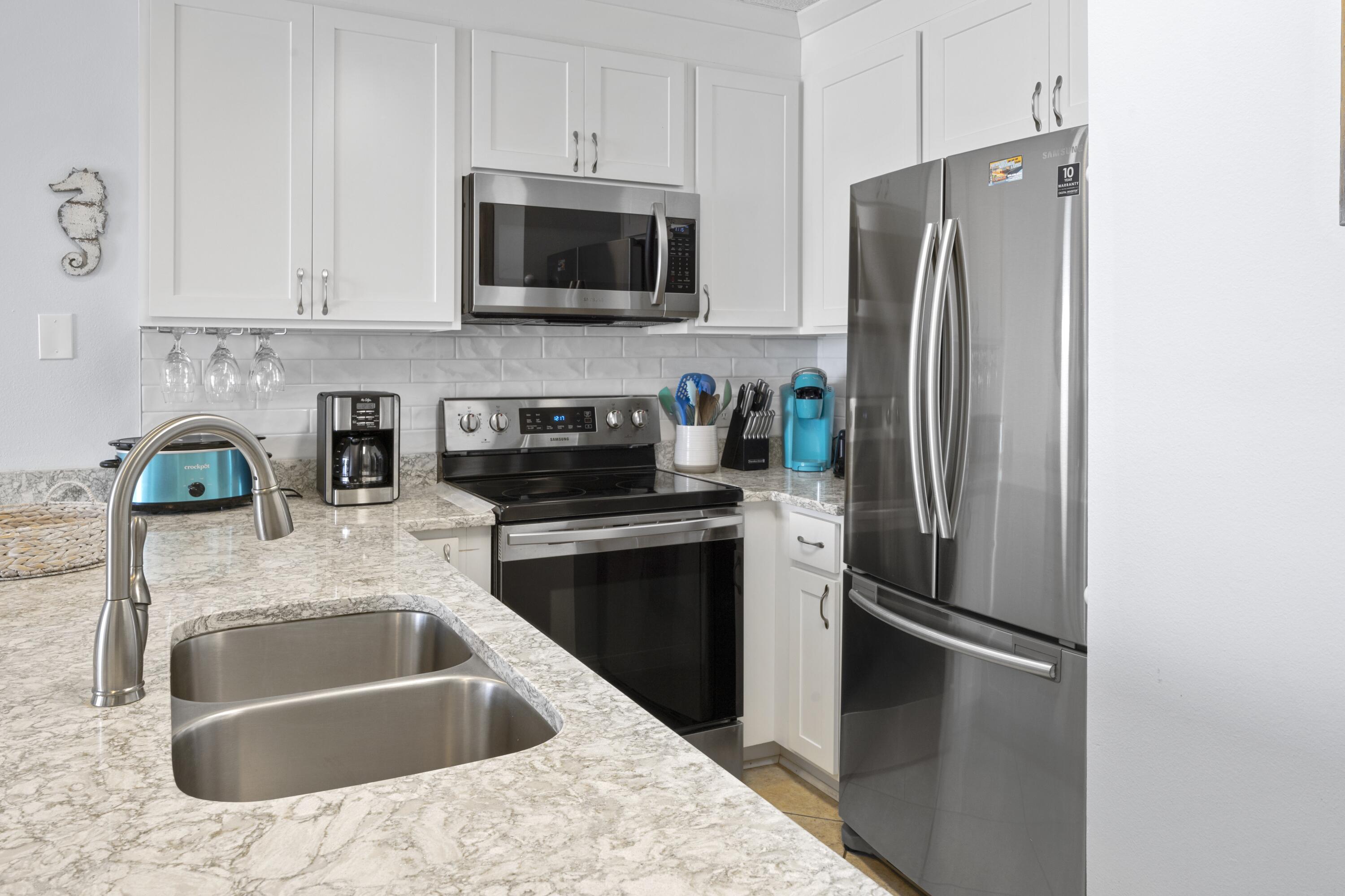 MARAVILLA CONDO 1 - Residential