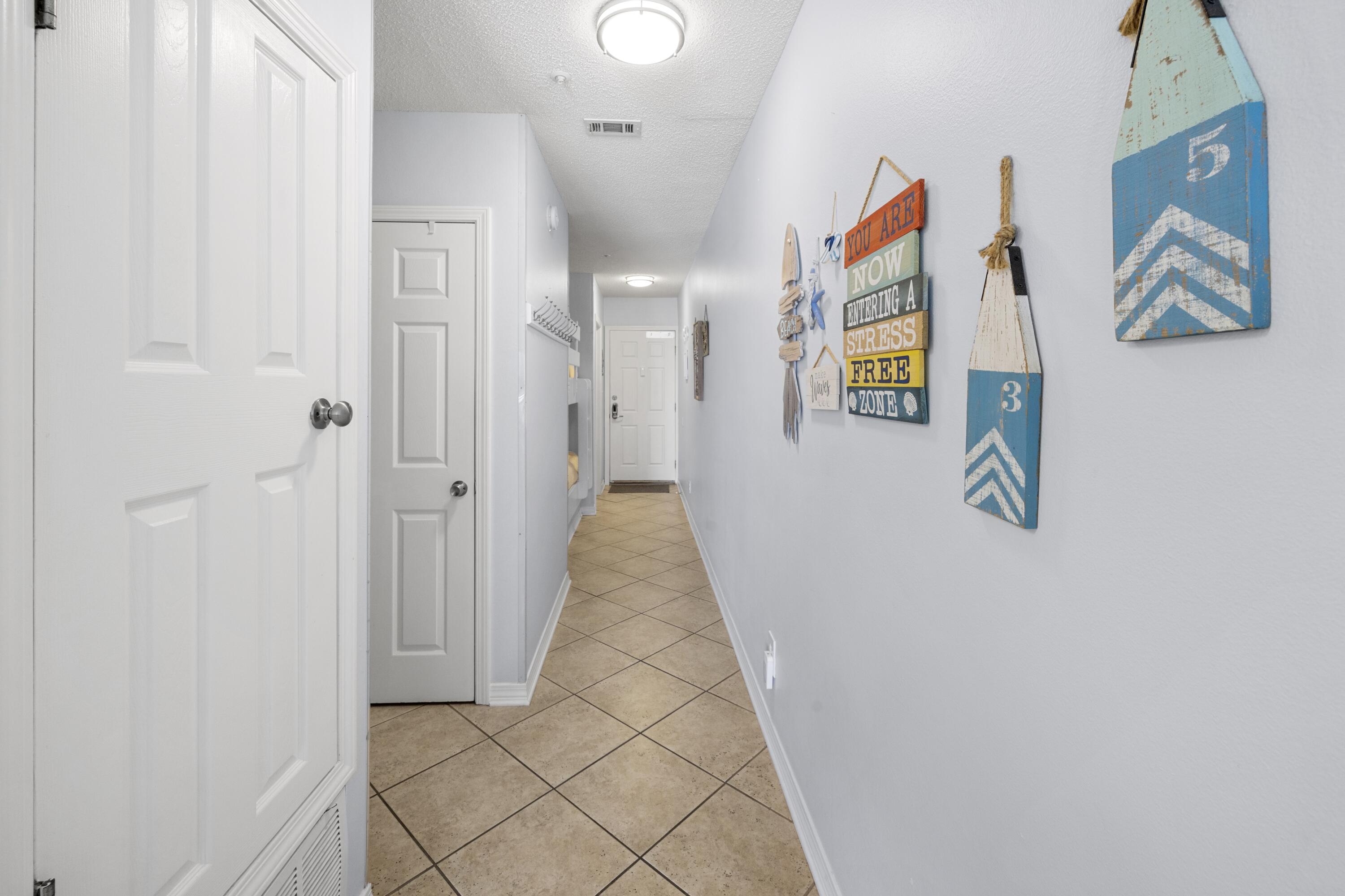 MARAVILLA CONDO 1 - Residential