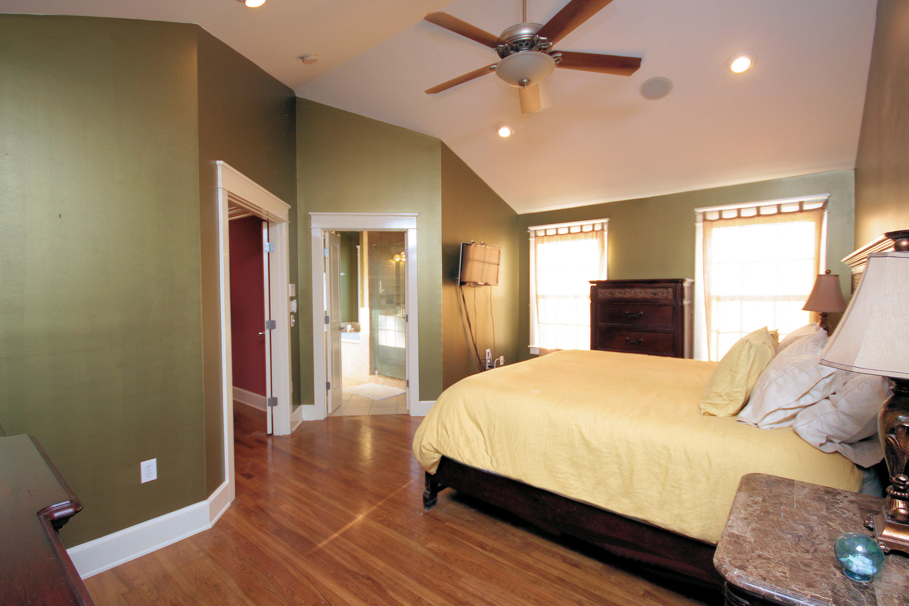 BAY PINE SHORES - Residential