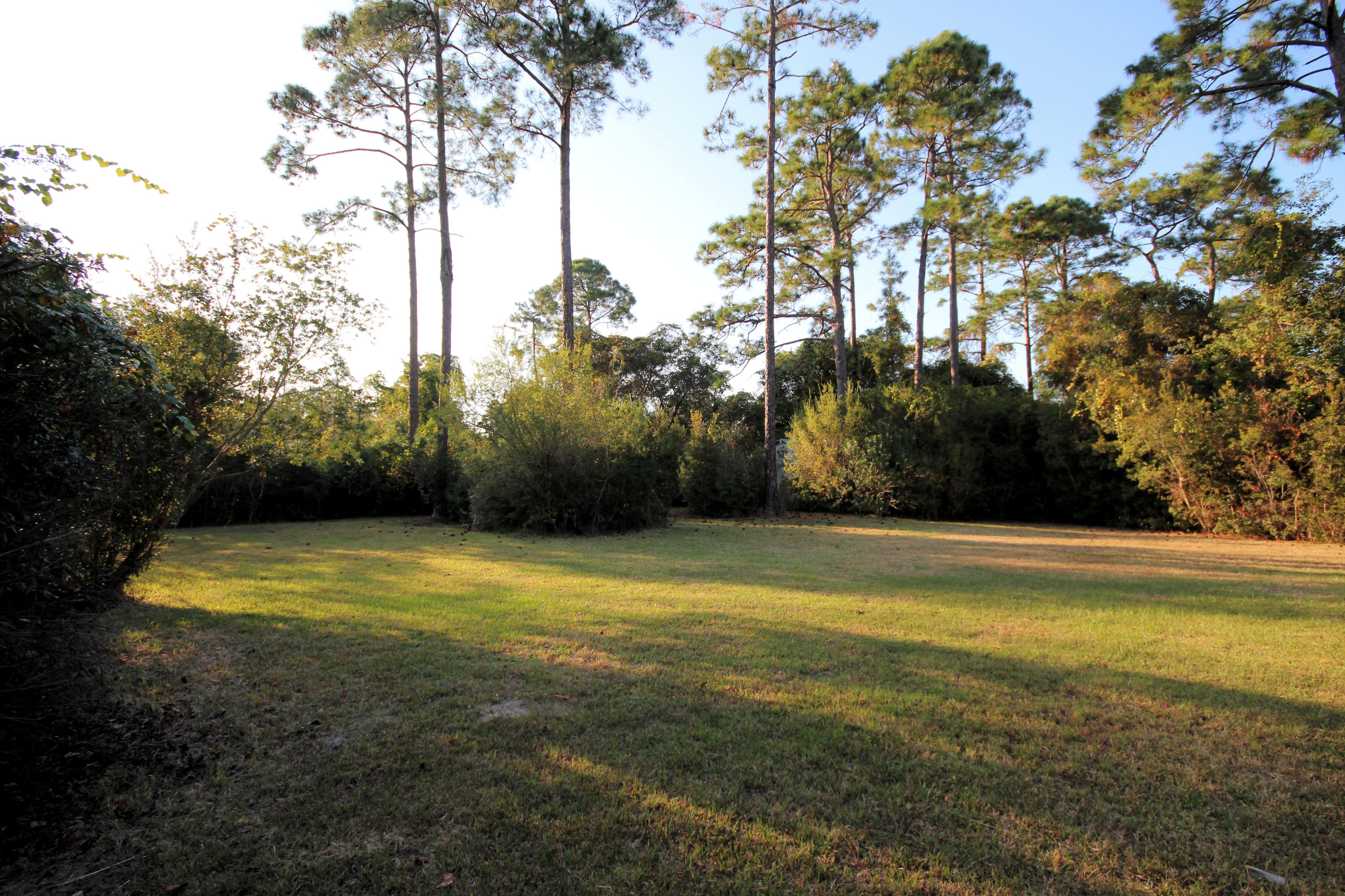 BAY PINE SHORES - Residential