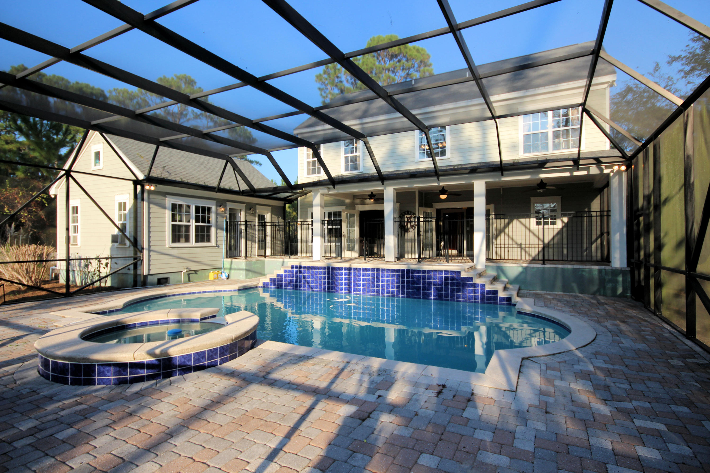 BAY PINE SHORES - Residential