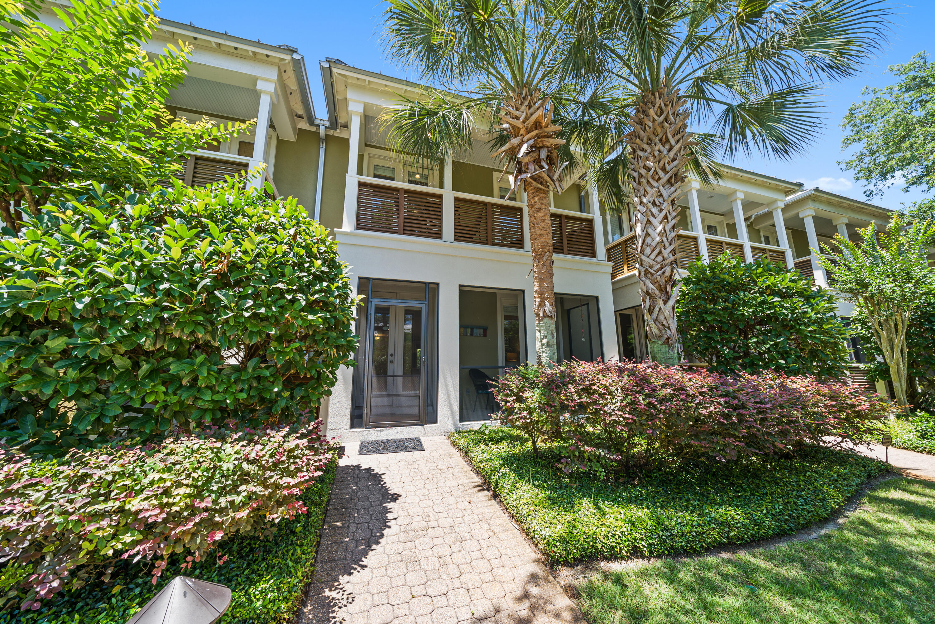 Gulf Place Courtyard - Residential