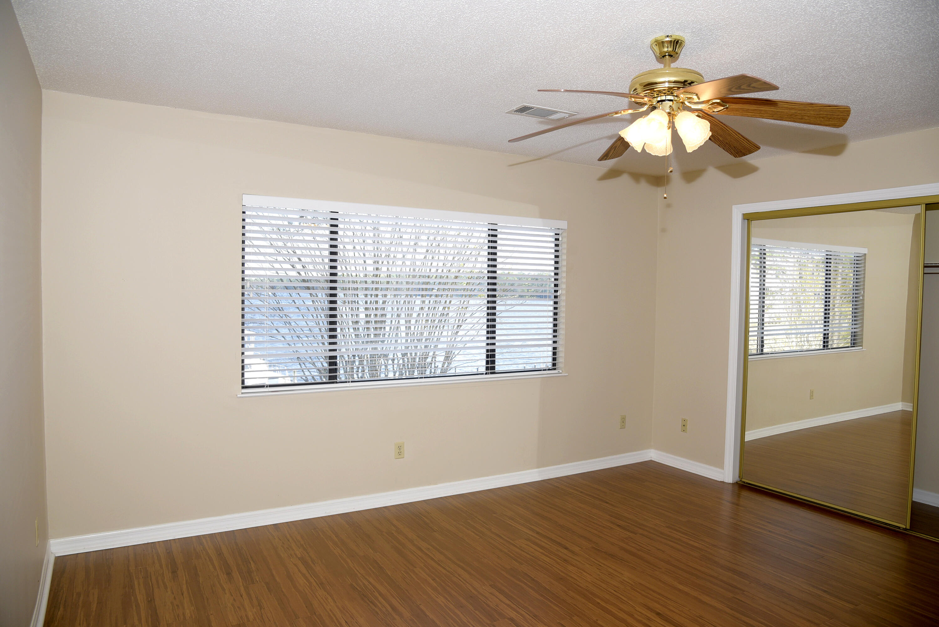 WATER OAKS 4 T/H - Residential Lease