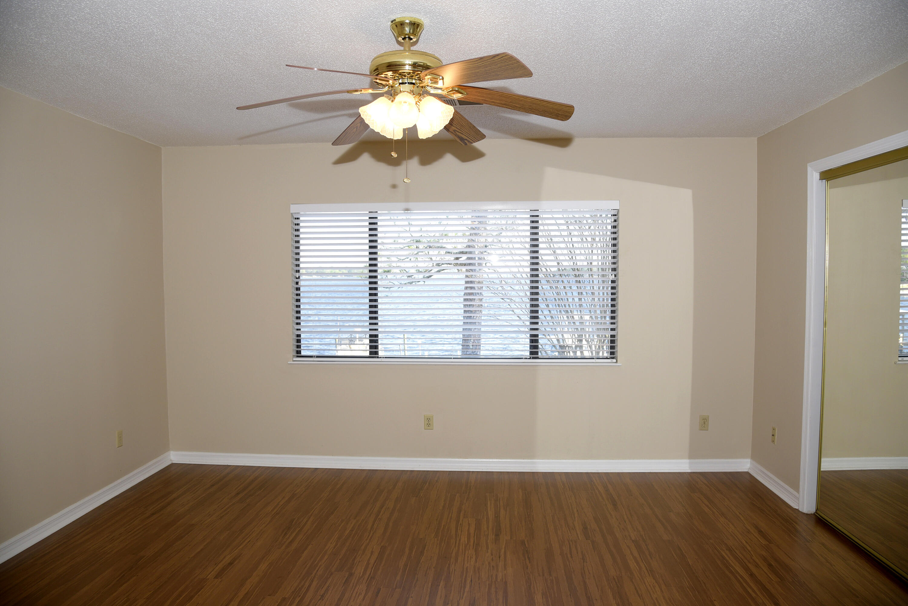 WATER OAKS 4 T/H - Residential Lease