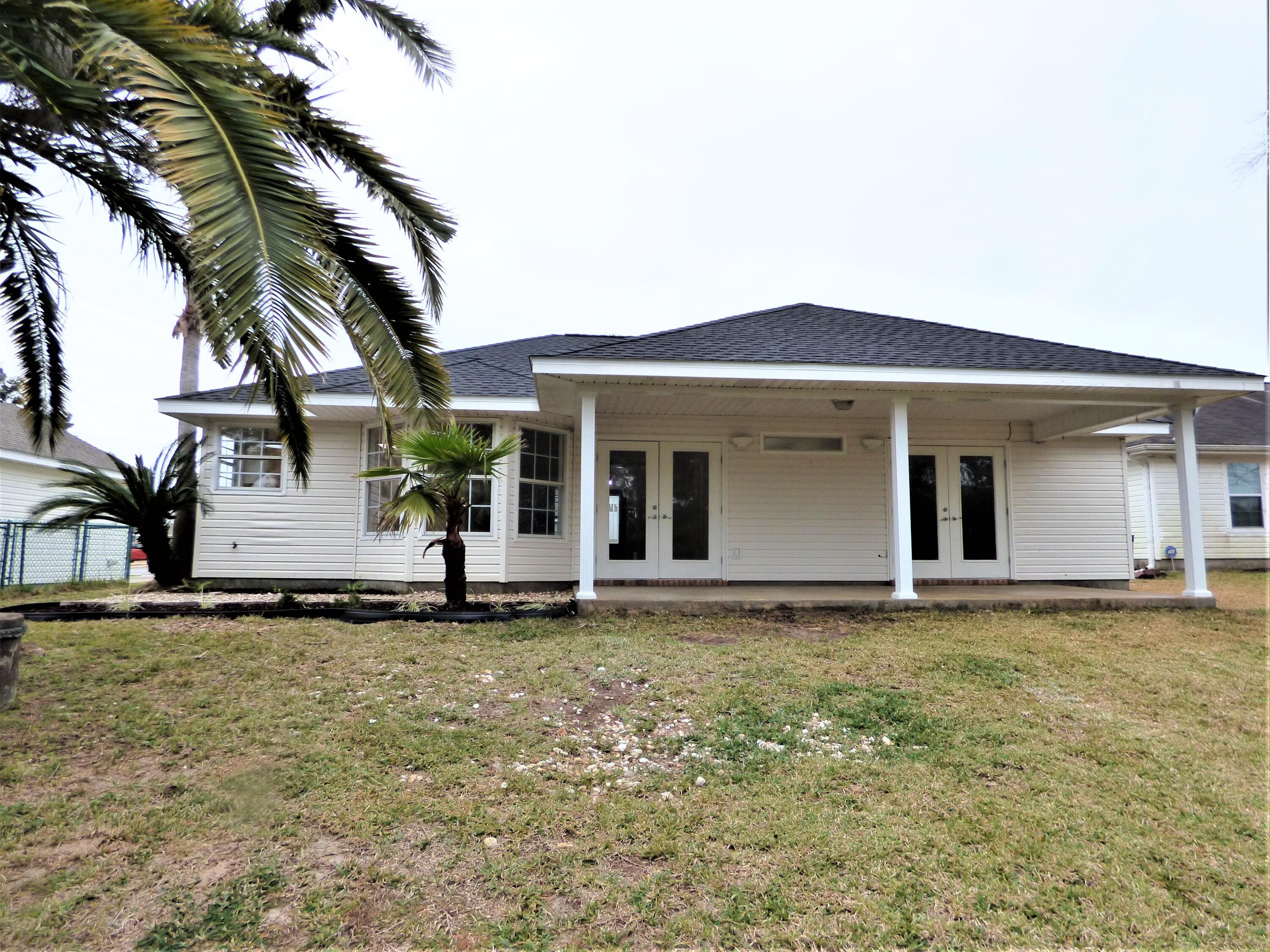 SHADOW LAKES - Residential