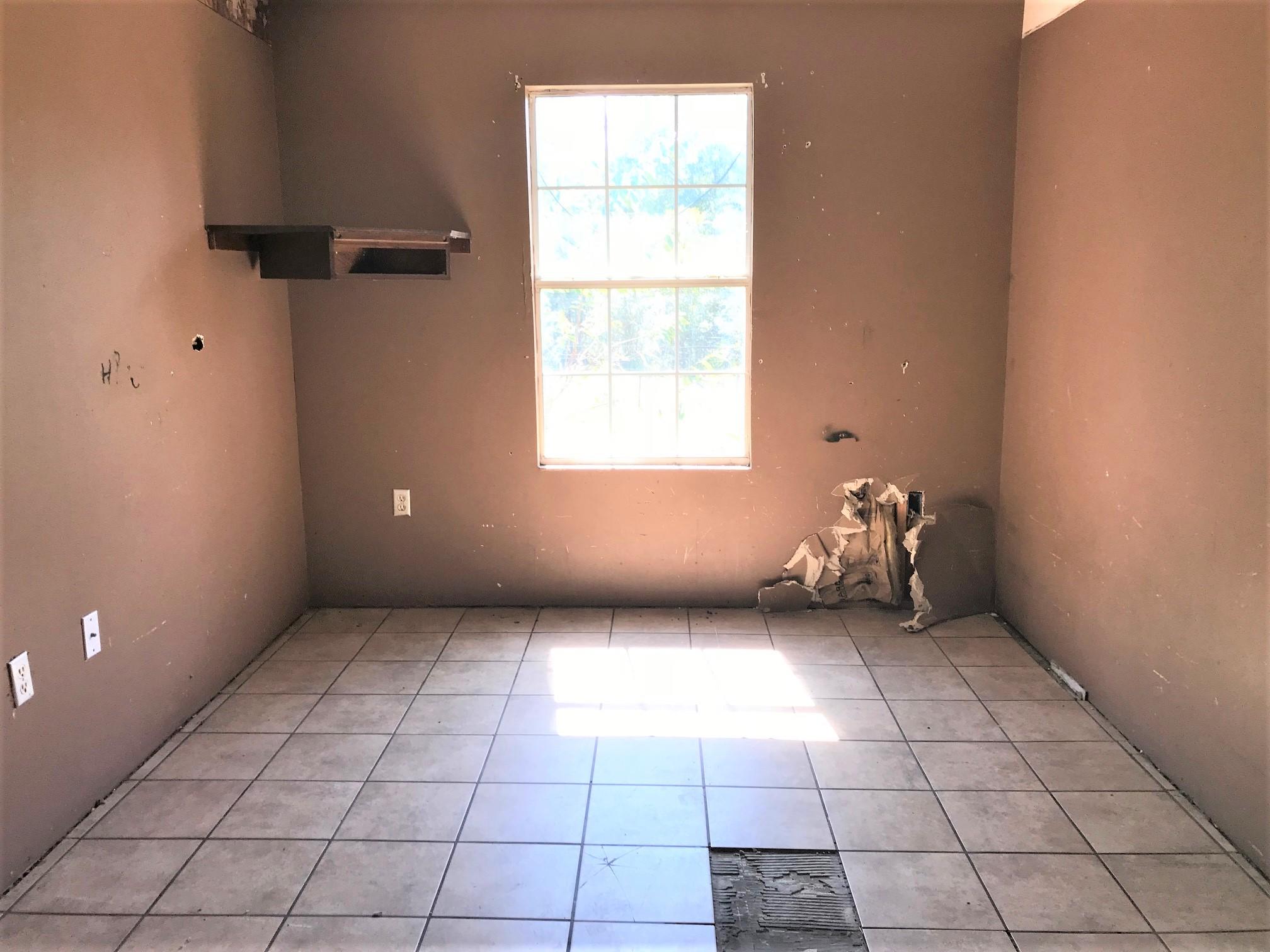 IMPERIAL LAKES - Residential