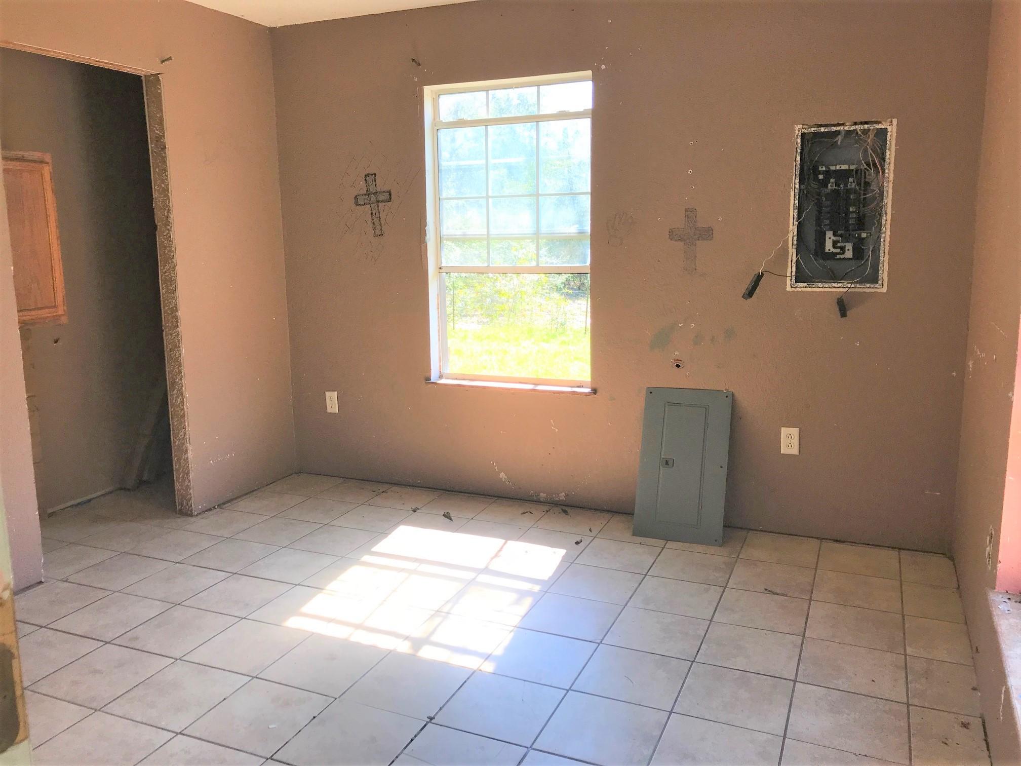 IMPERIAL LAKES - Residential