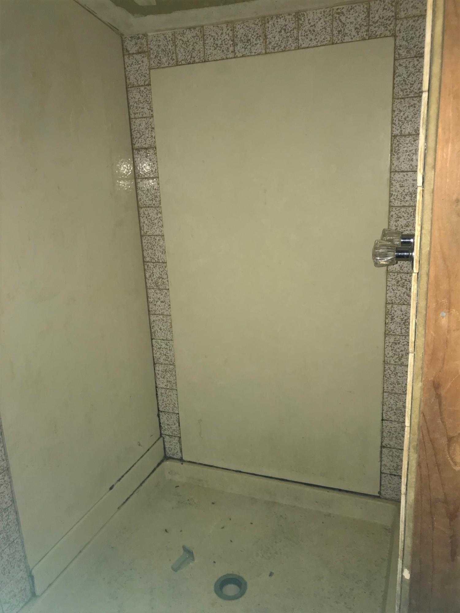 IMPERIAL LAKES - Residential