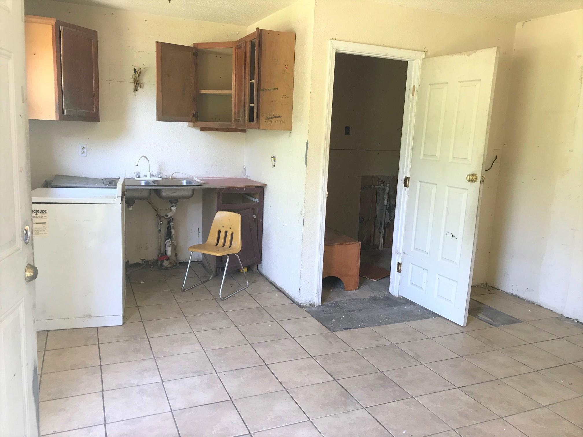 IMPERIAL LAKES - Residential