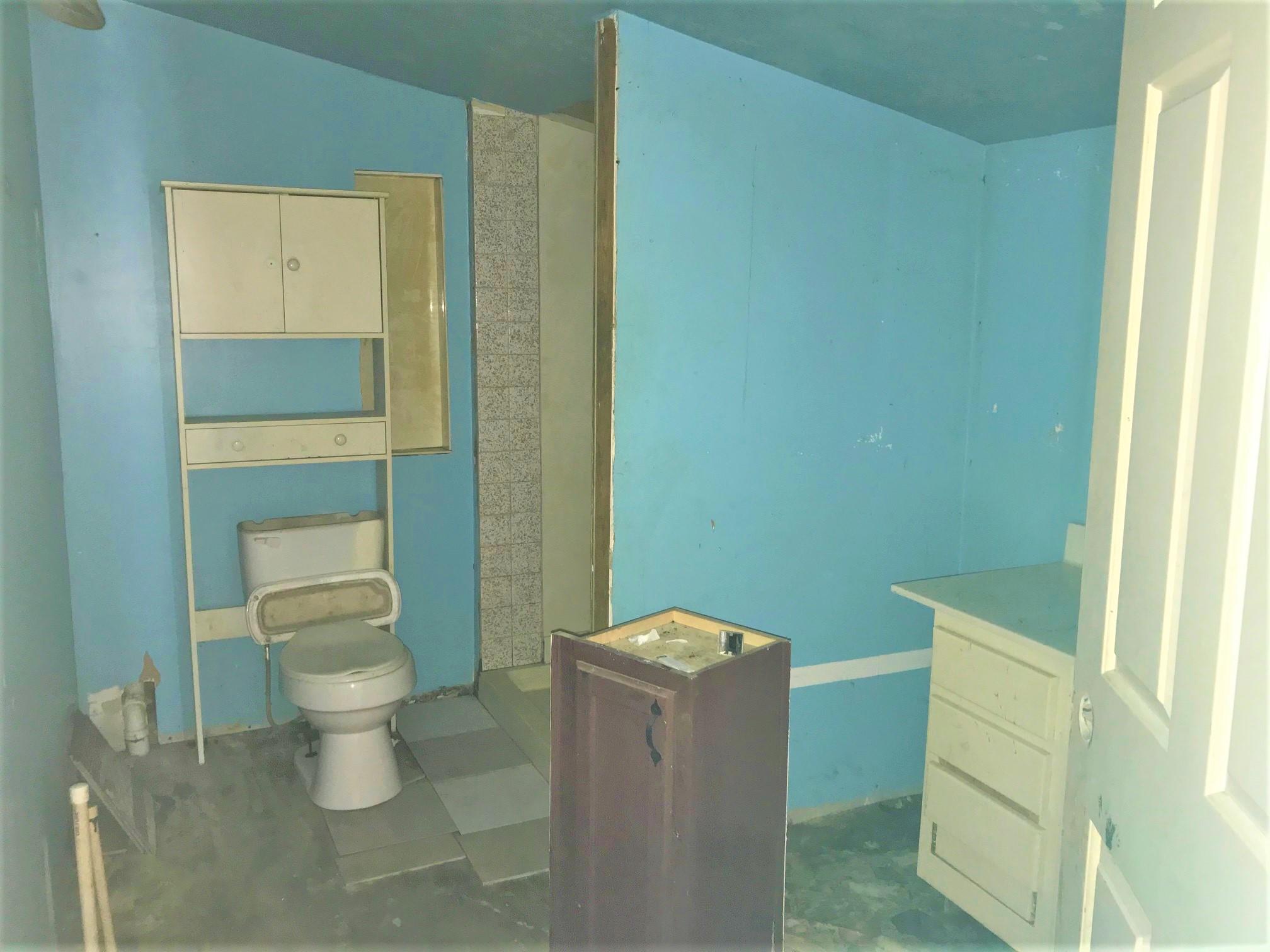 IMPERIAL LAKES - Residential