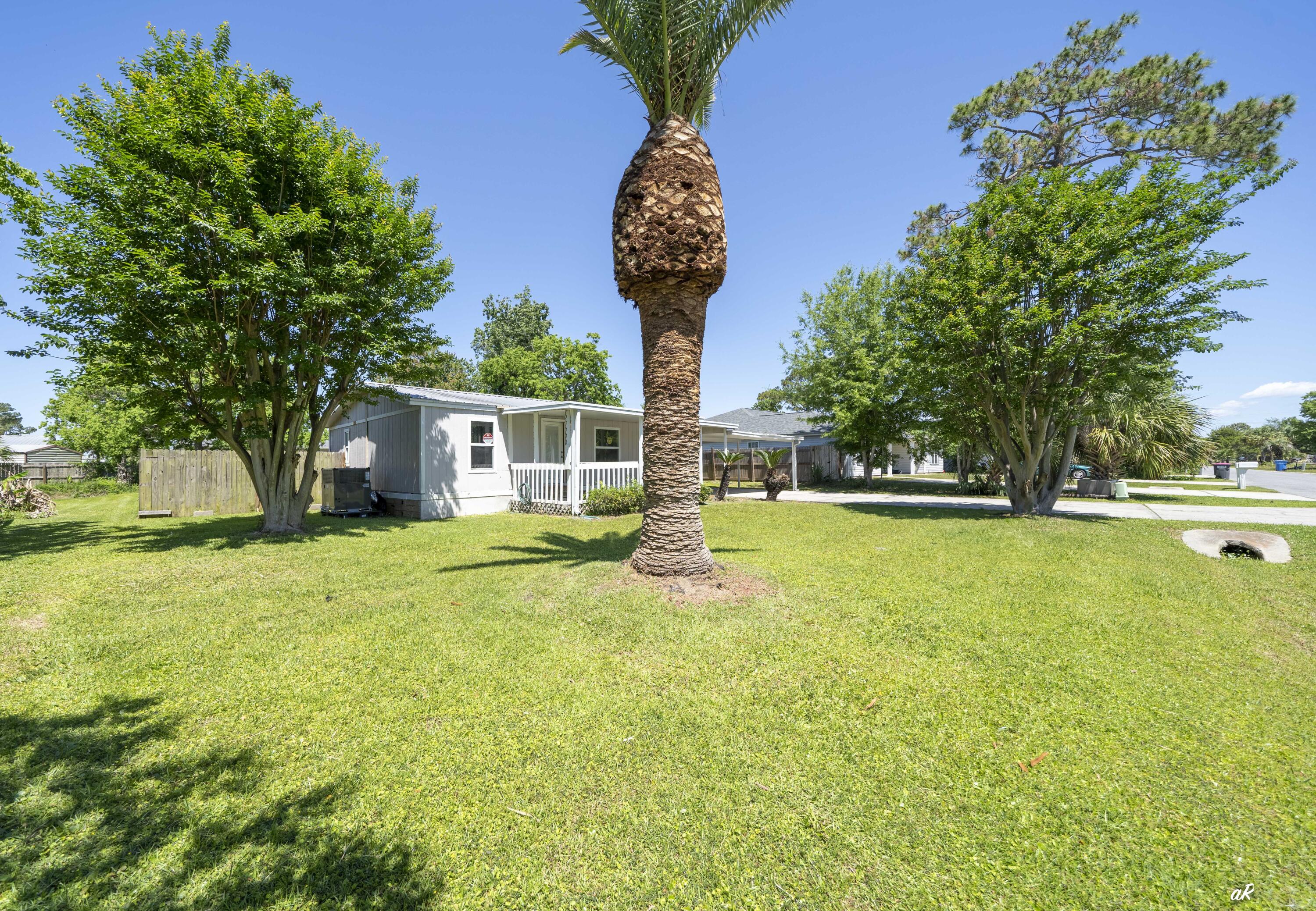 North Lagoon Oaks 7th Add - Residential