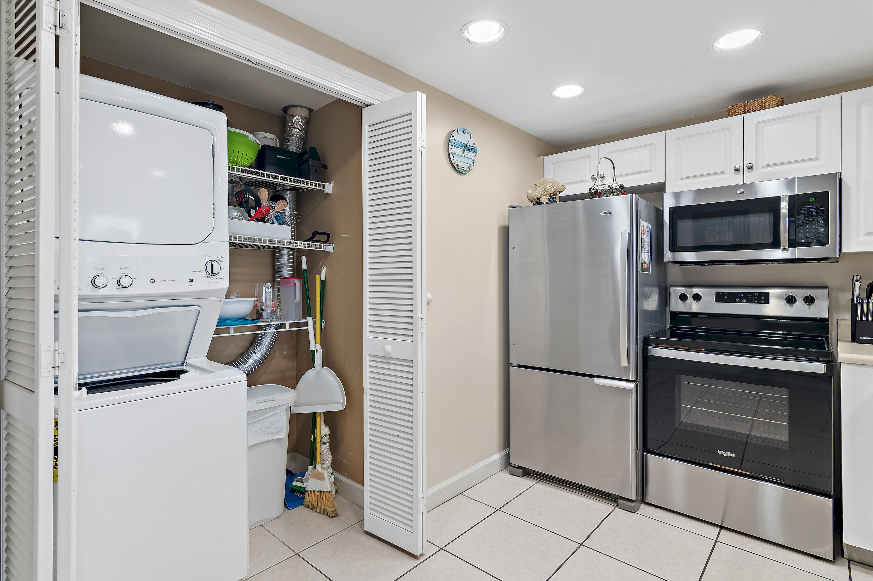 STERLING SHORES - Residential