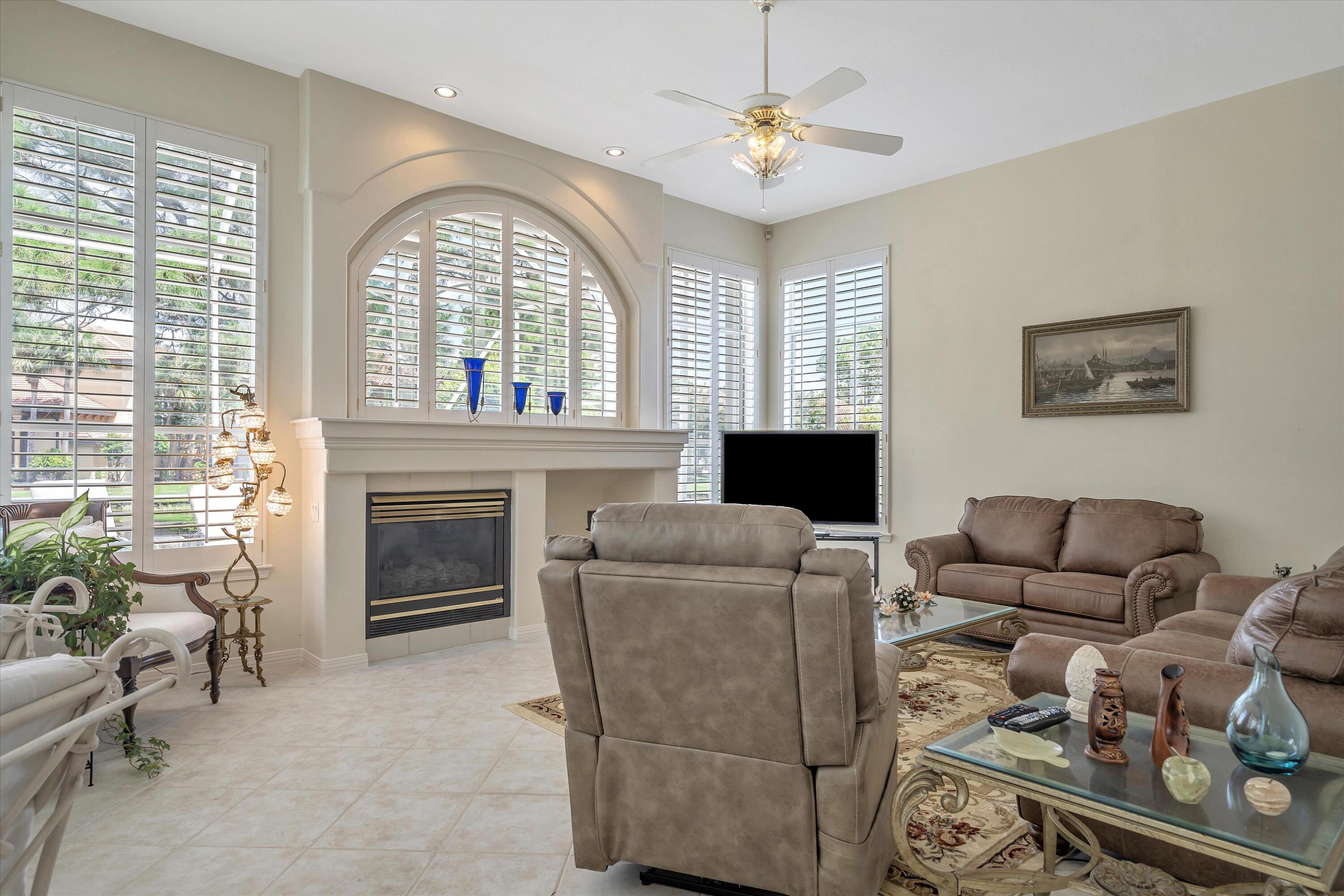 EMERALD BAY PH 1A - Residential