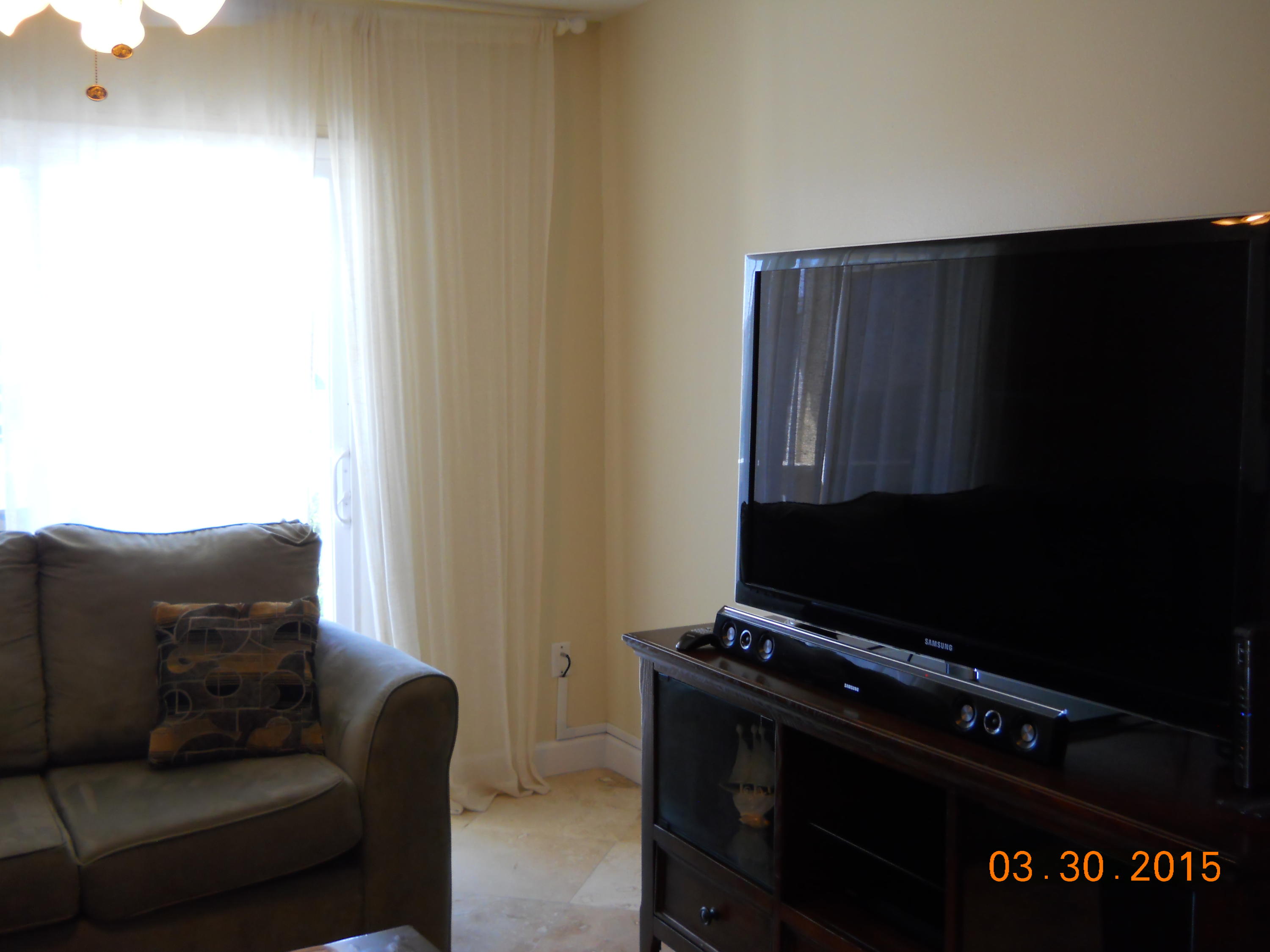 LAKEVIEW CONDO - Residential Lease