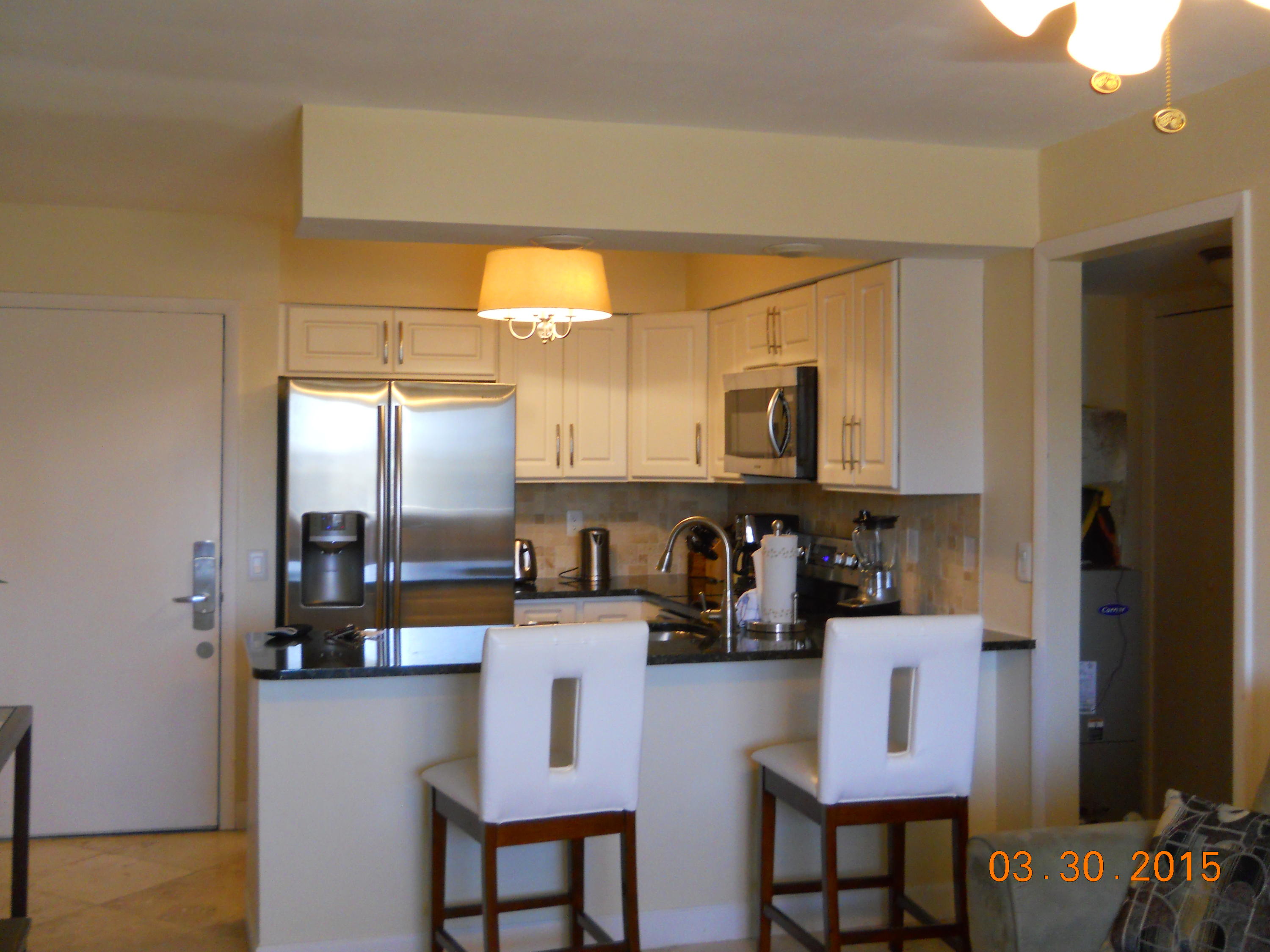 LAKEVIEW CONDO - Residential Lease