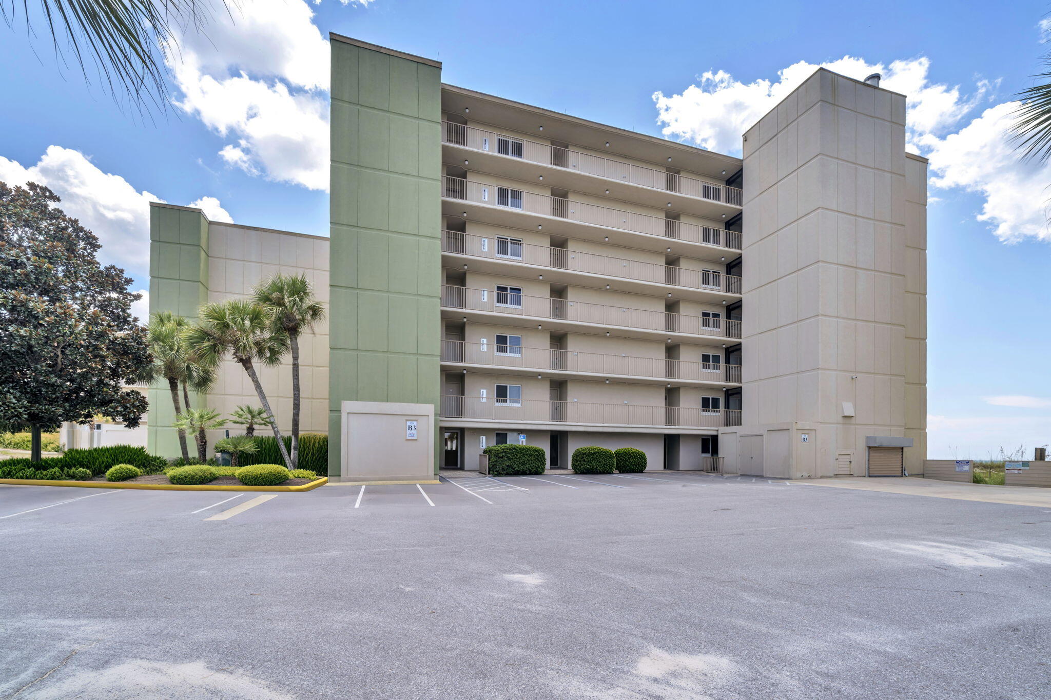 PINNACLE PORT - Residential
