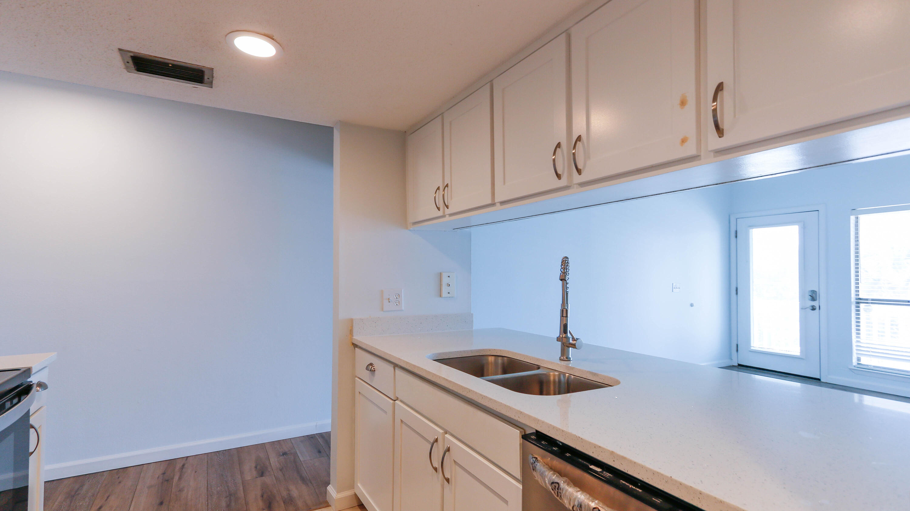 DOCKSIDE NORTH CONDO - Residential