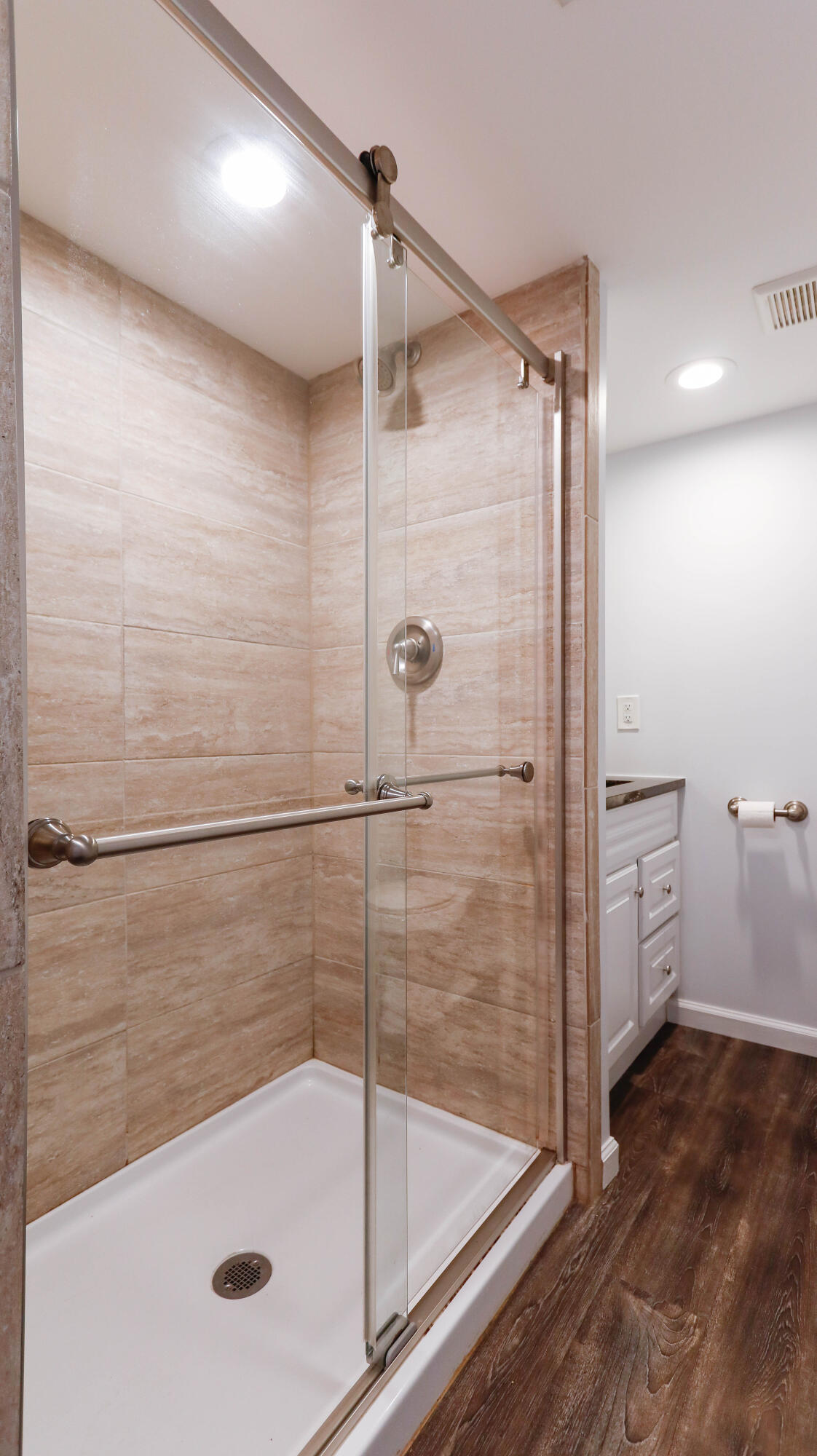 DOCKSIDE NORTH CONDO - Residential