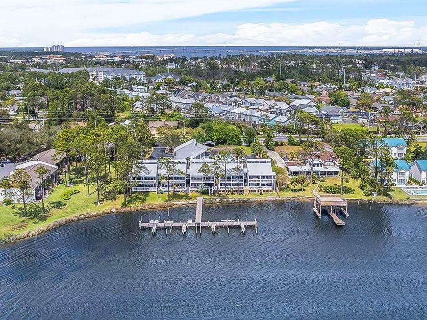 DOCKSIDE NORTH CONDO - Residential