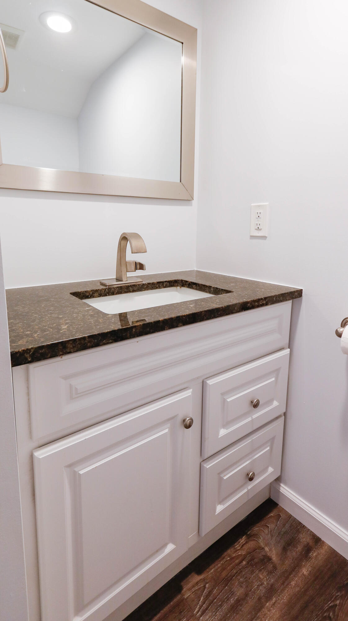 DOCKSIDE NORTH CONDO - Residential