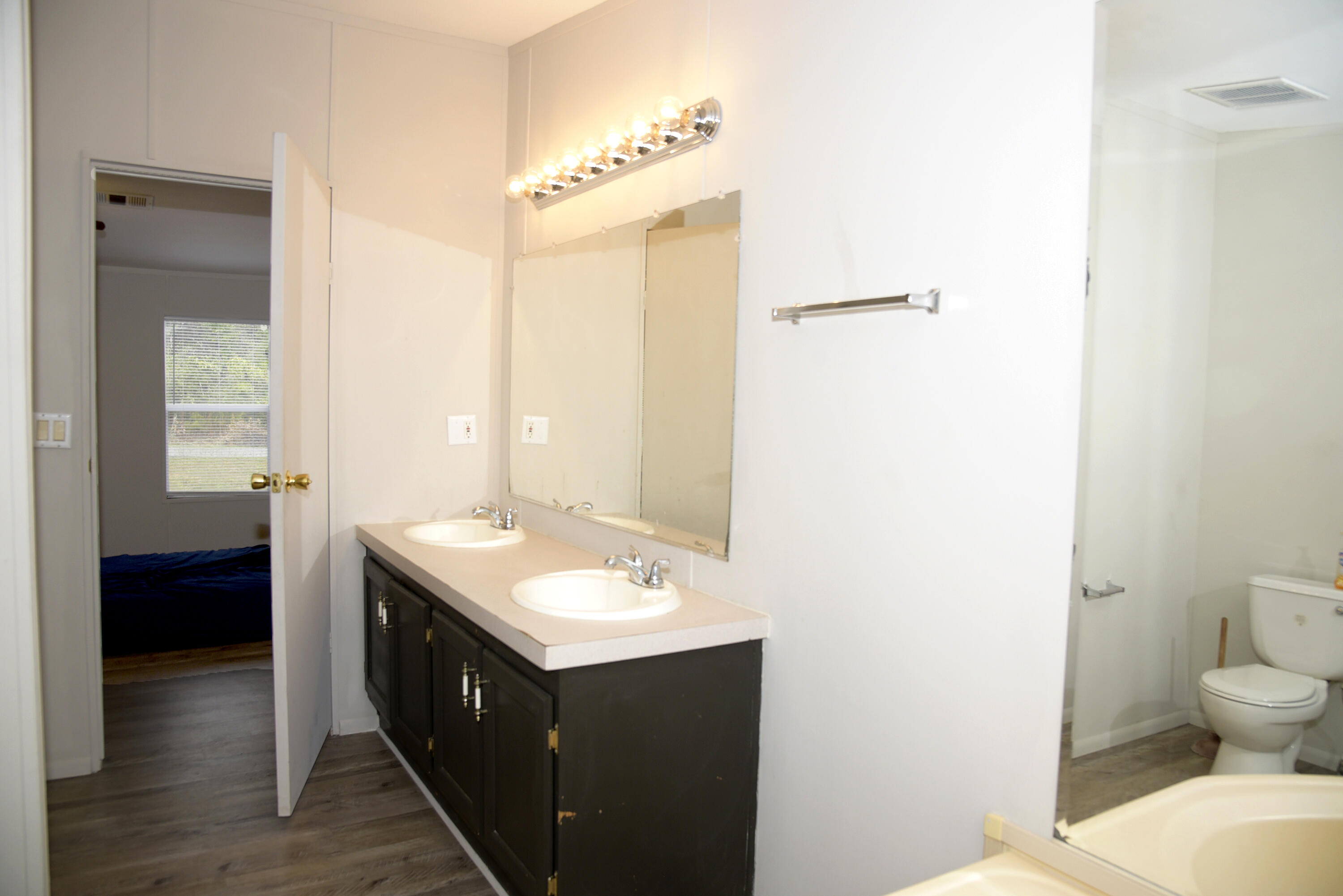 CHOCTAW 1ST ADDN - Residential Lease