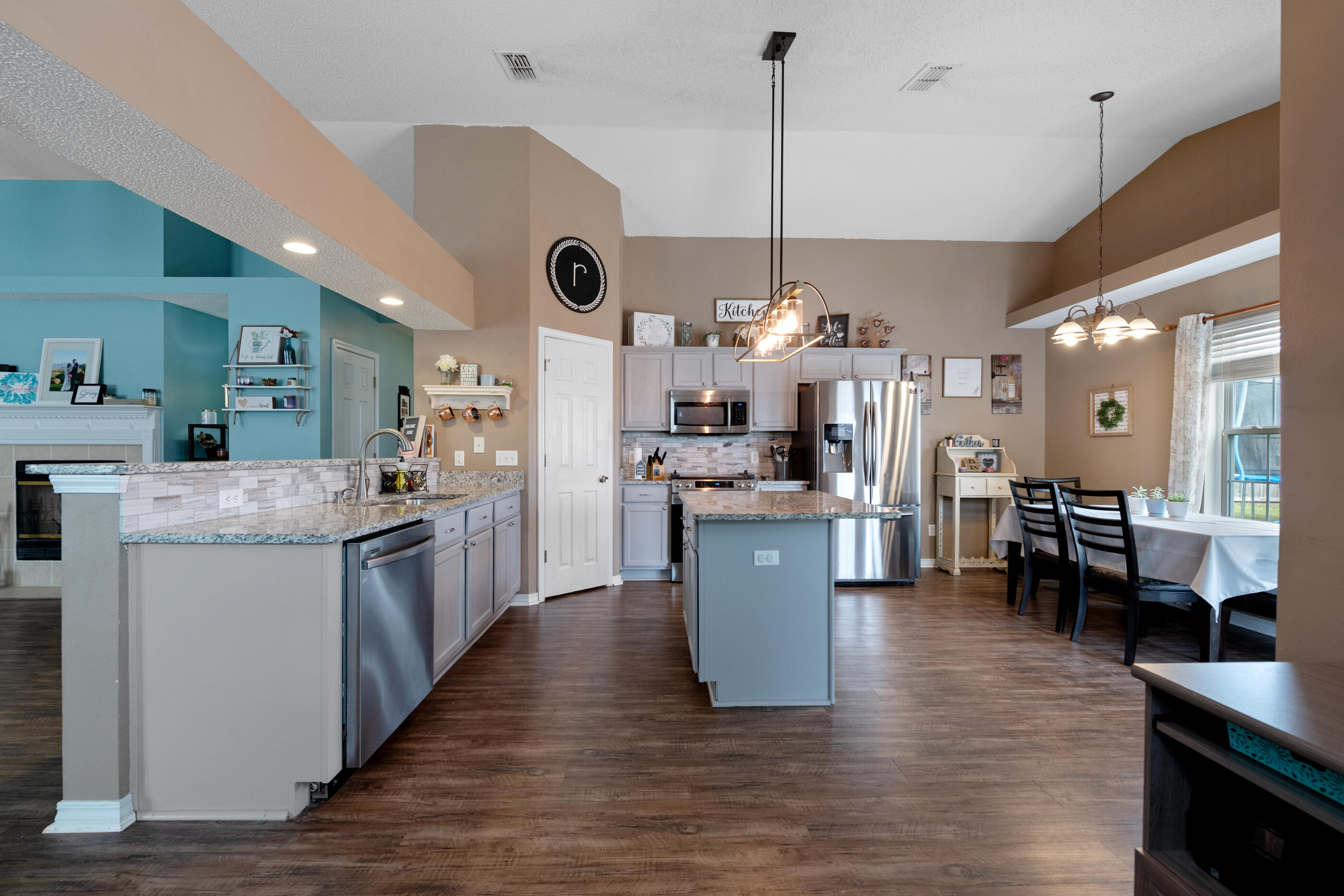 REDSTONE ESTATES - Residential