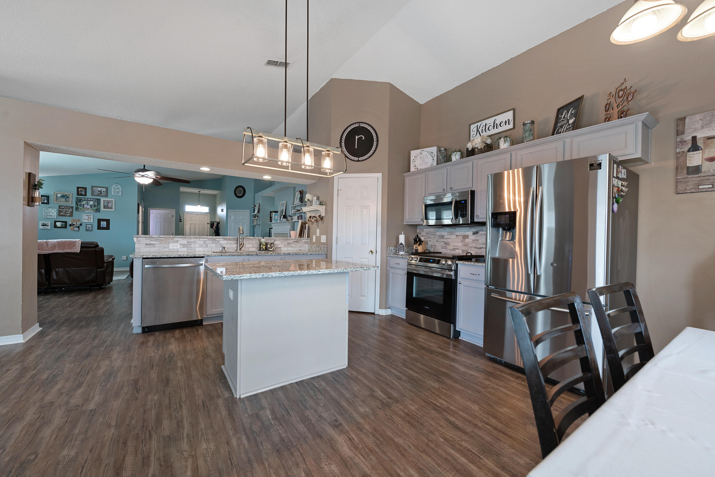 REDSTONE ESTATES - Residential