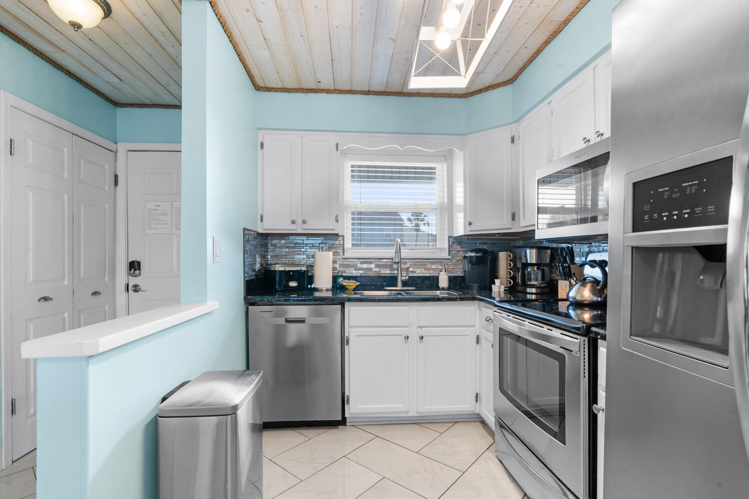 COMMODORES LANDING - Residential