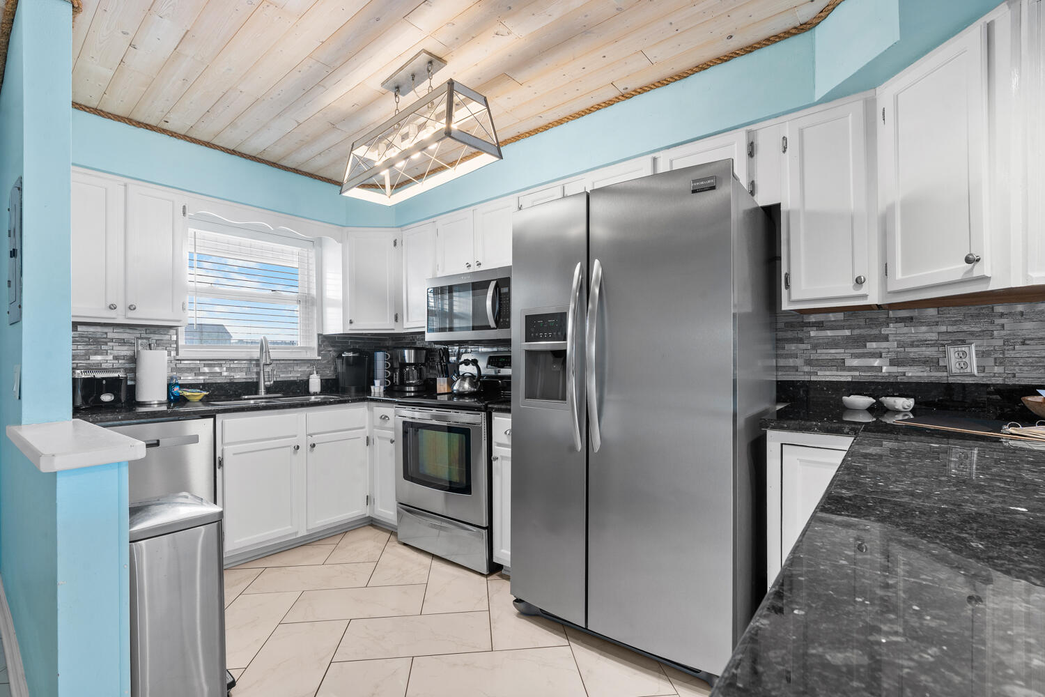 COMMODORES LANDING - Residential