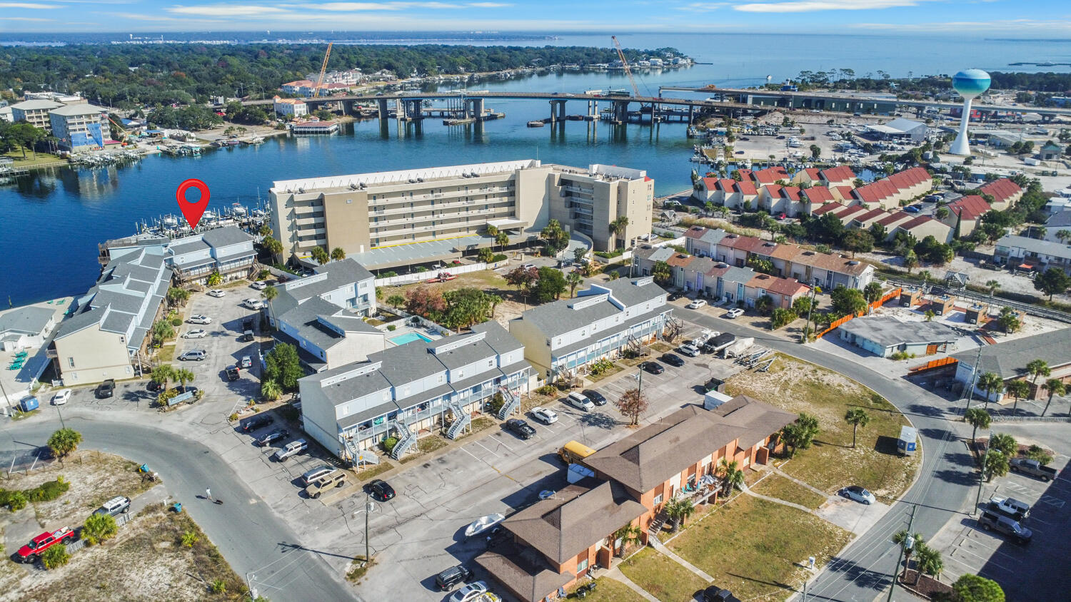 COMMODORES LANDING - Residential