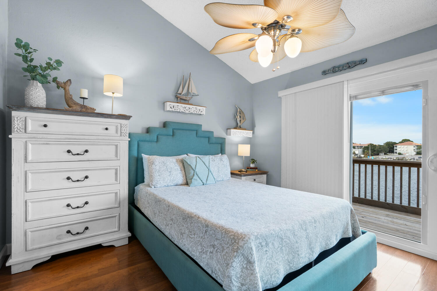 COMMODORES LANDING - Residential