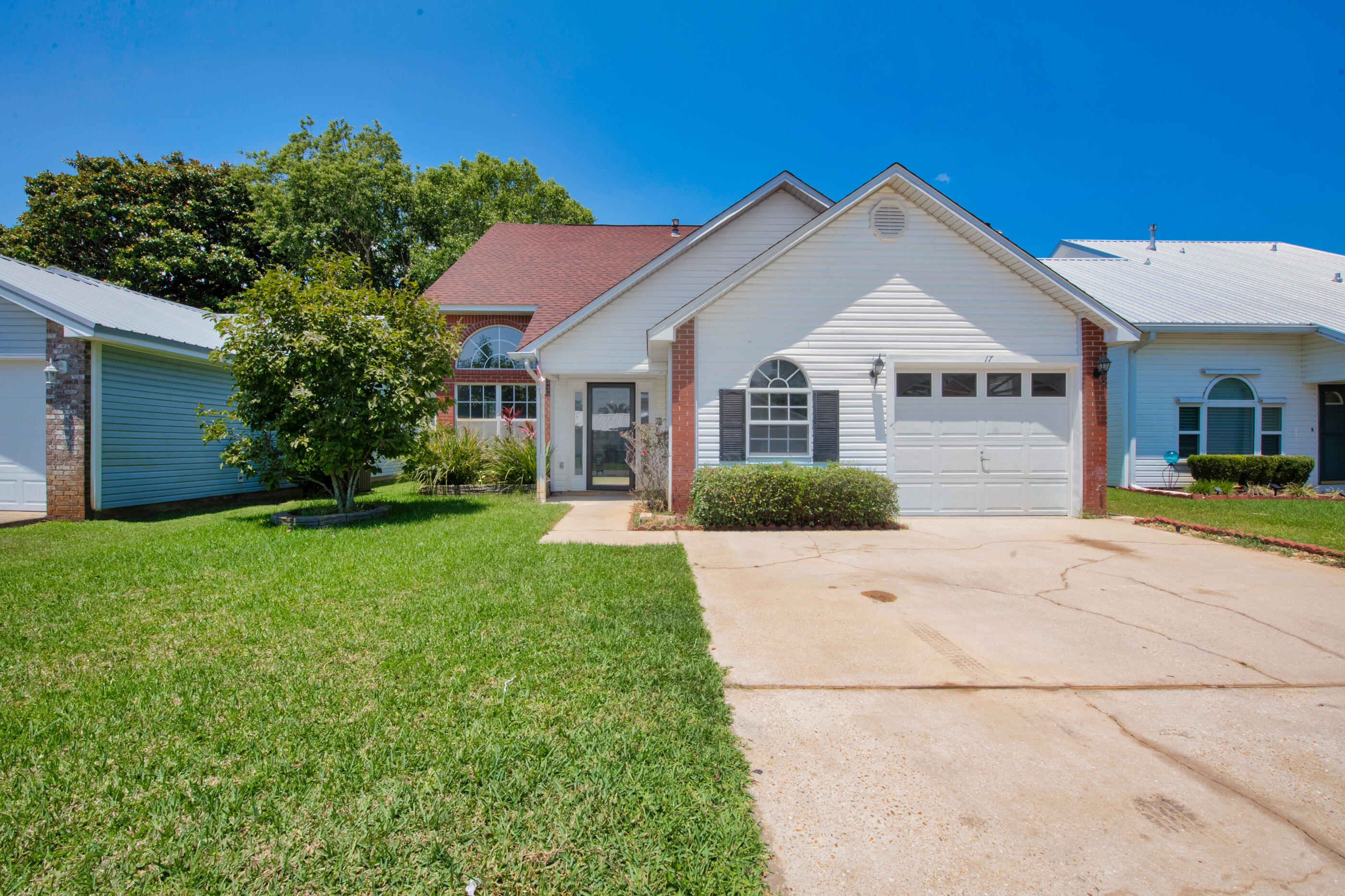 EMERALD ESTATES - Residential