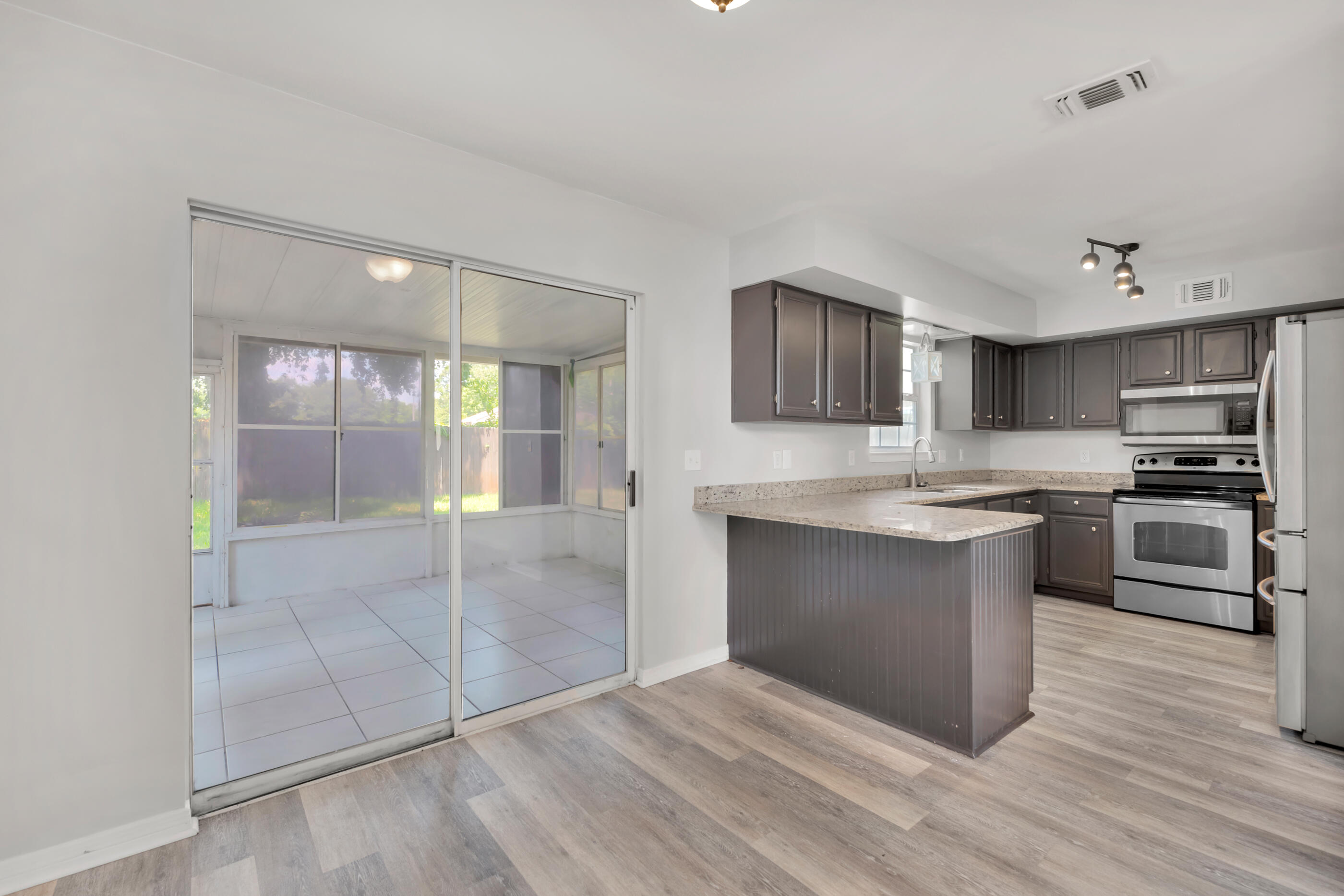 EMERALD ESTATES - Residential