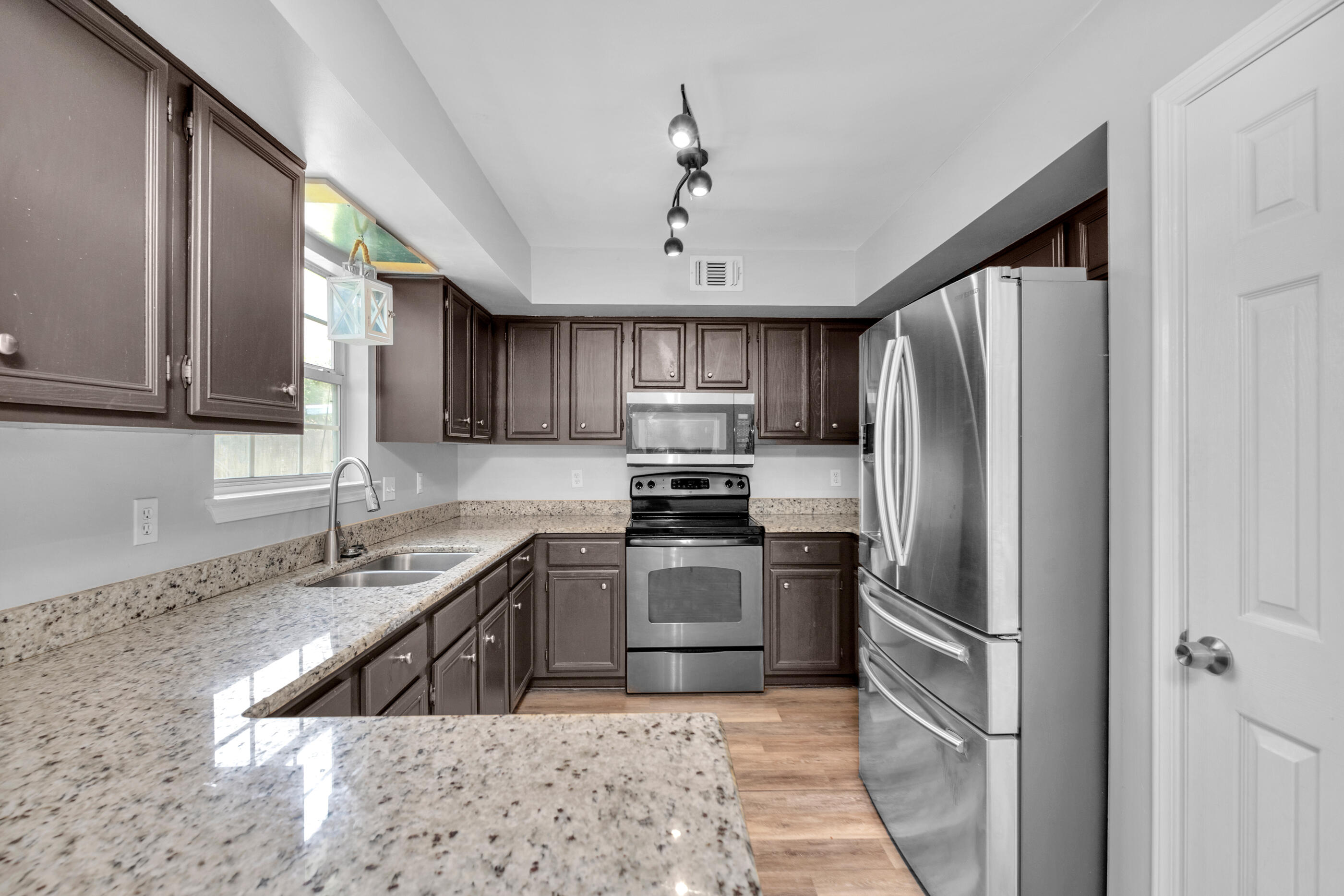 EMERALD ESTATES - Residential