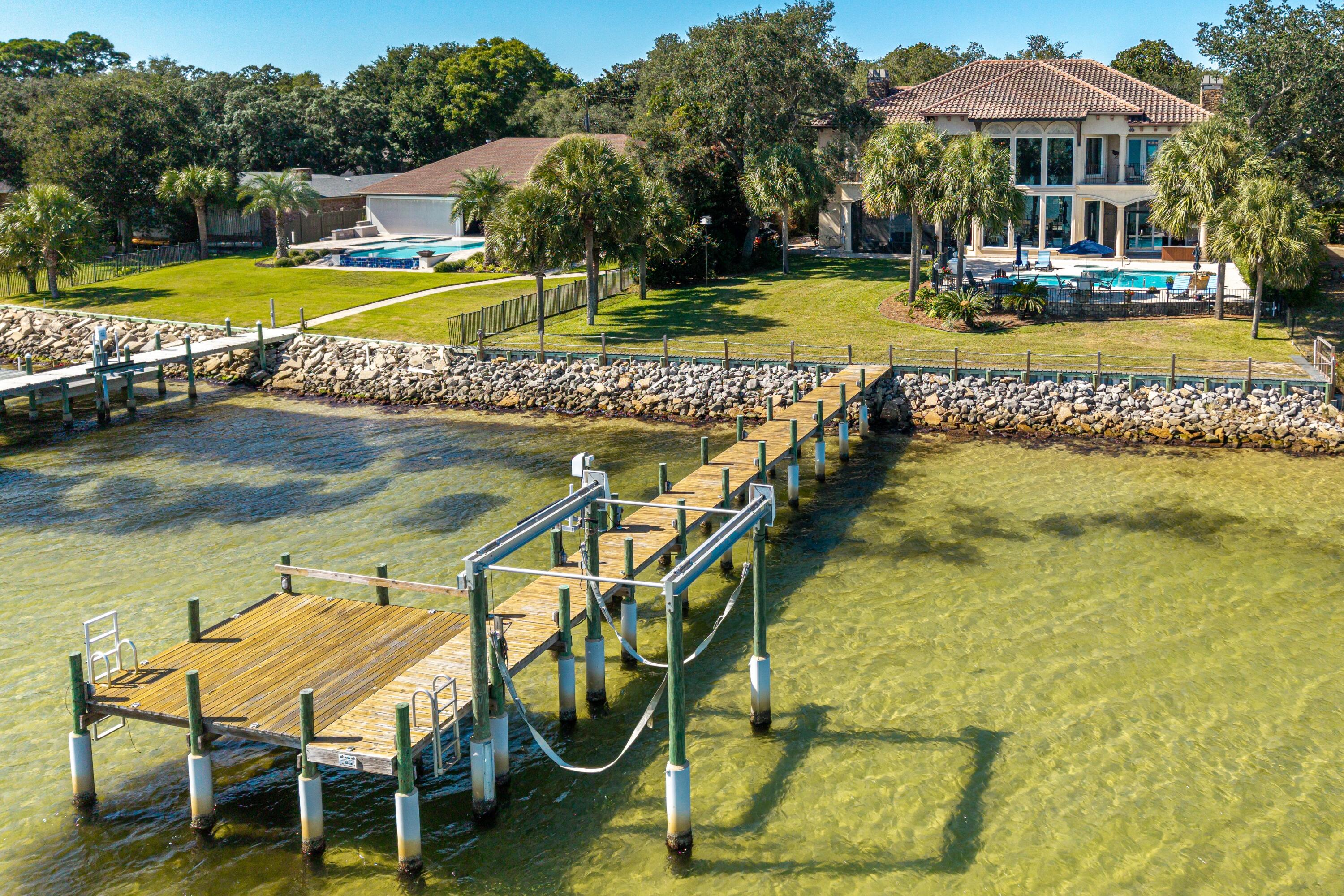 LAKE LORRAINE ESTATES - Residential