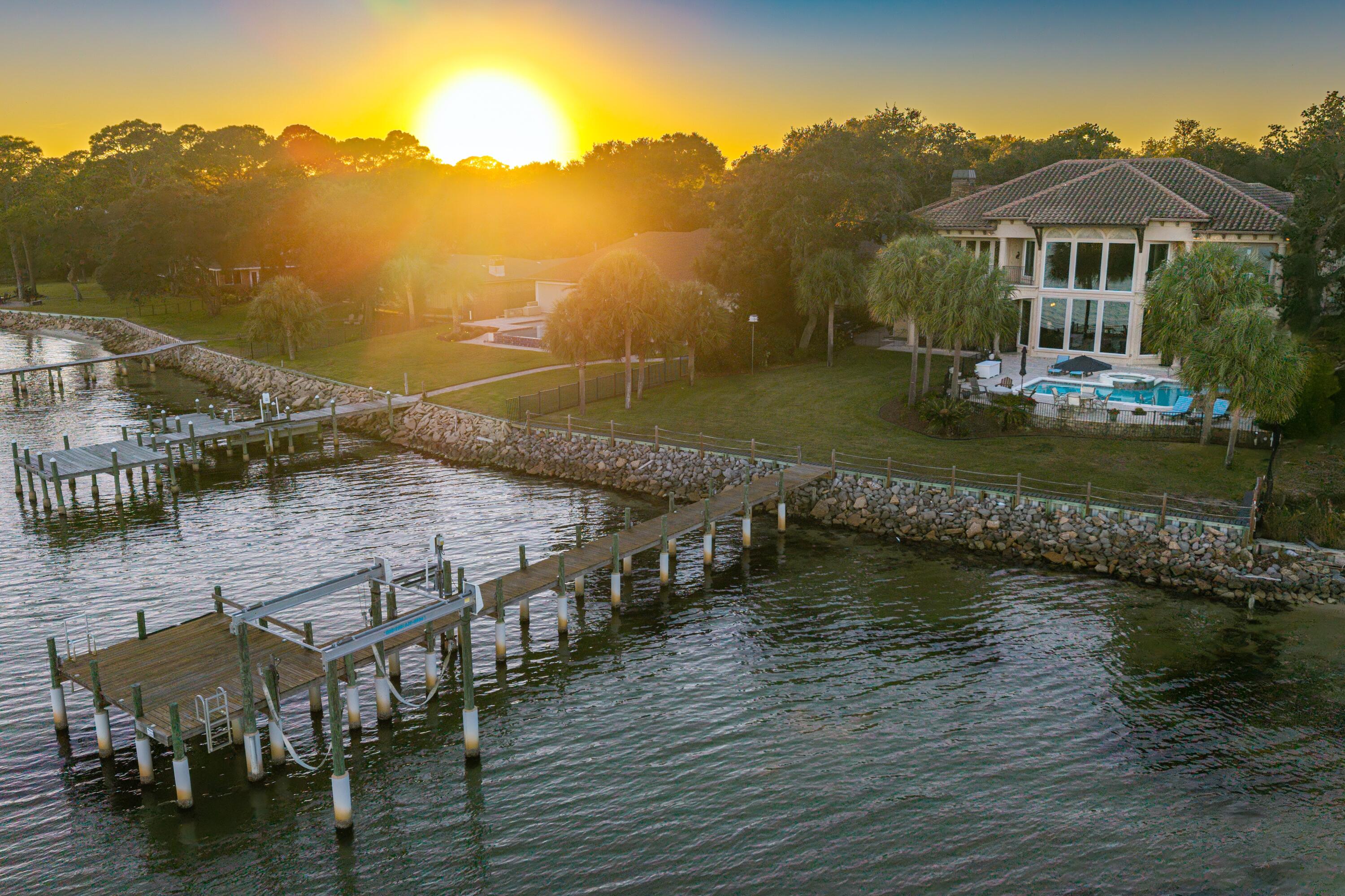 LAKE LORRAINE ESTATES - Residential