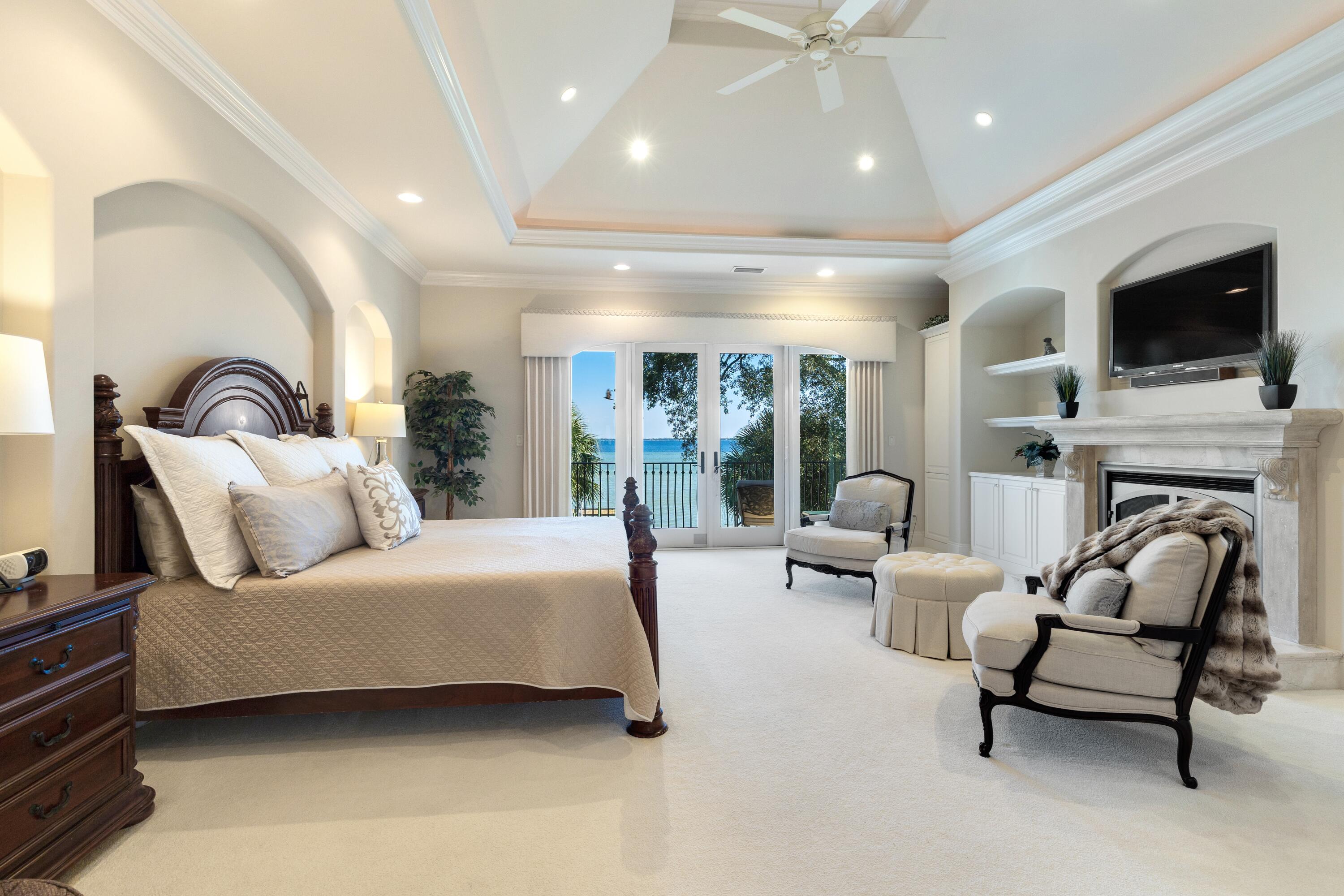 LAKE LORRAINE ESTATES - Residential