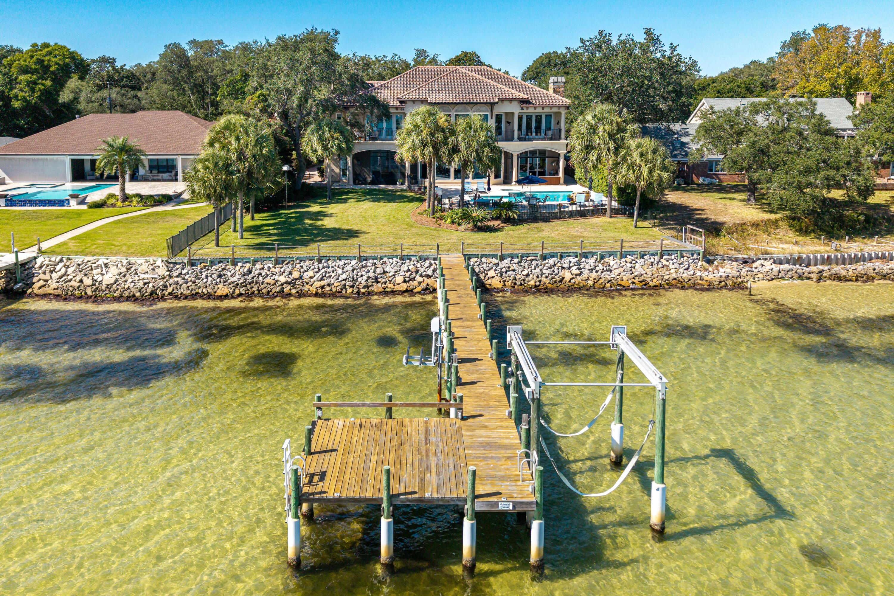 LAKE LORRAINE ESTATES - Residential