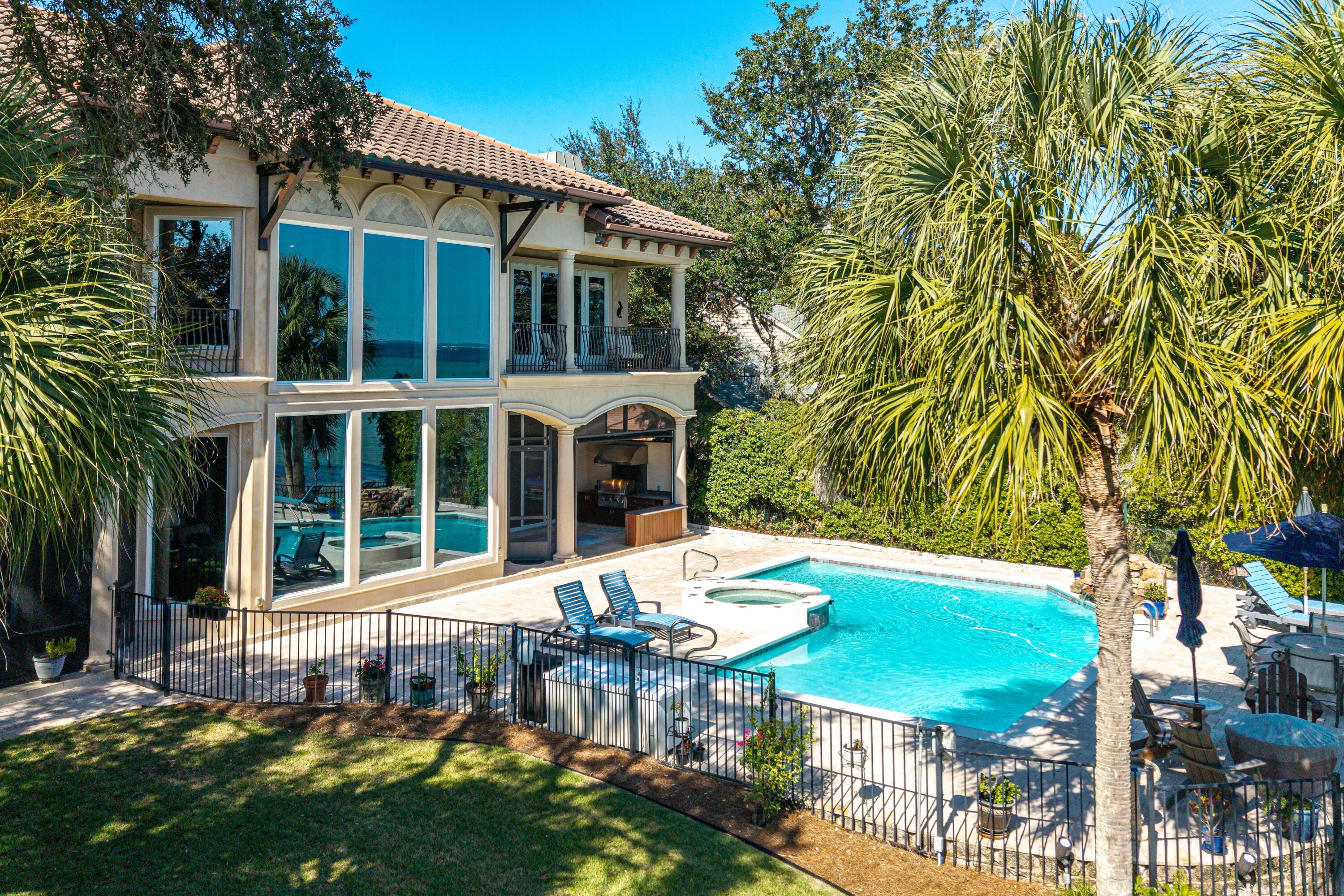 LAKE LORRAINE ESTATES - Residential