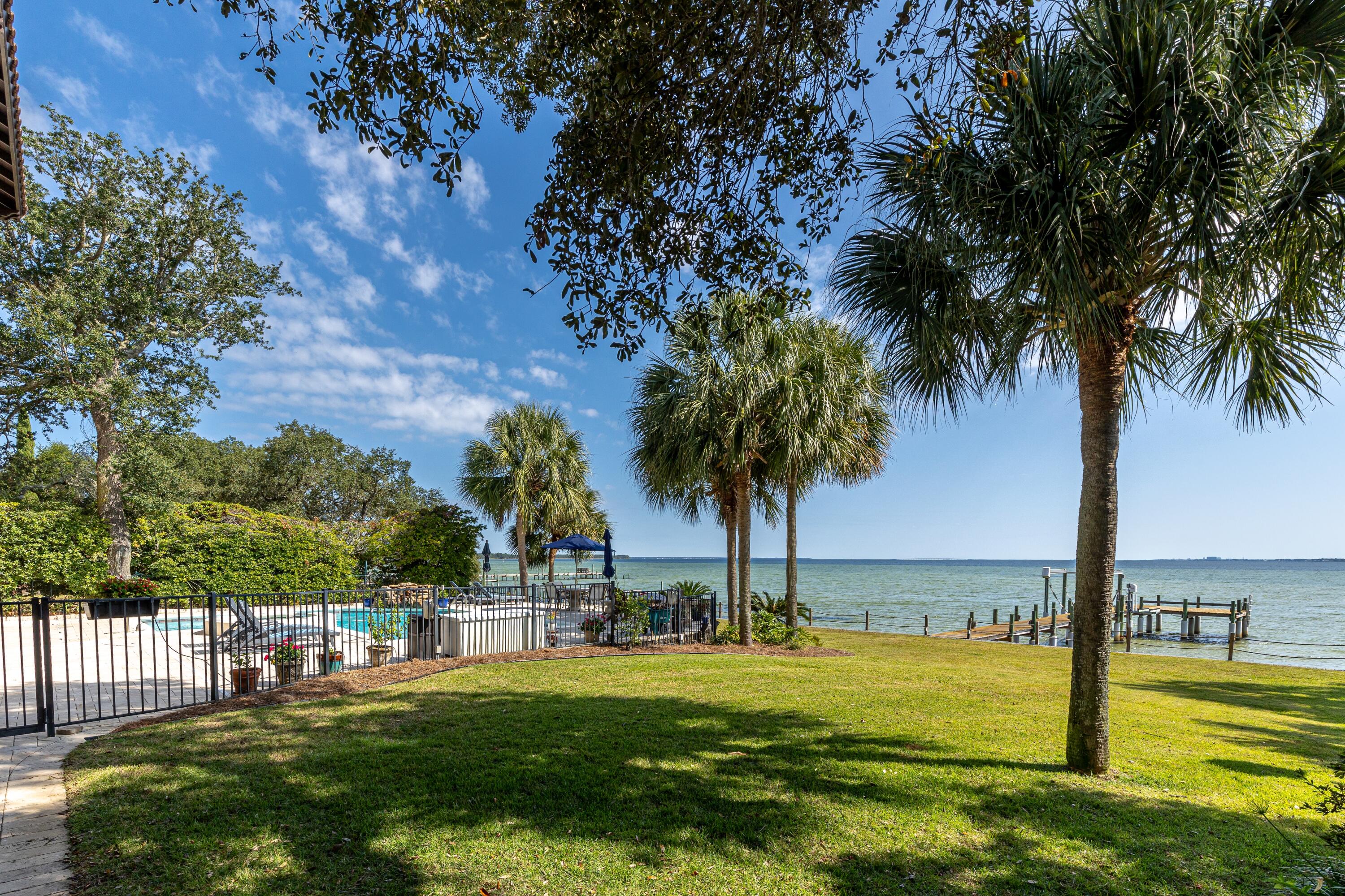 LAKE LORRAINE ESTATES - Residential