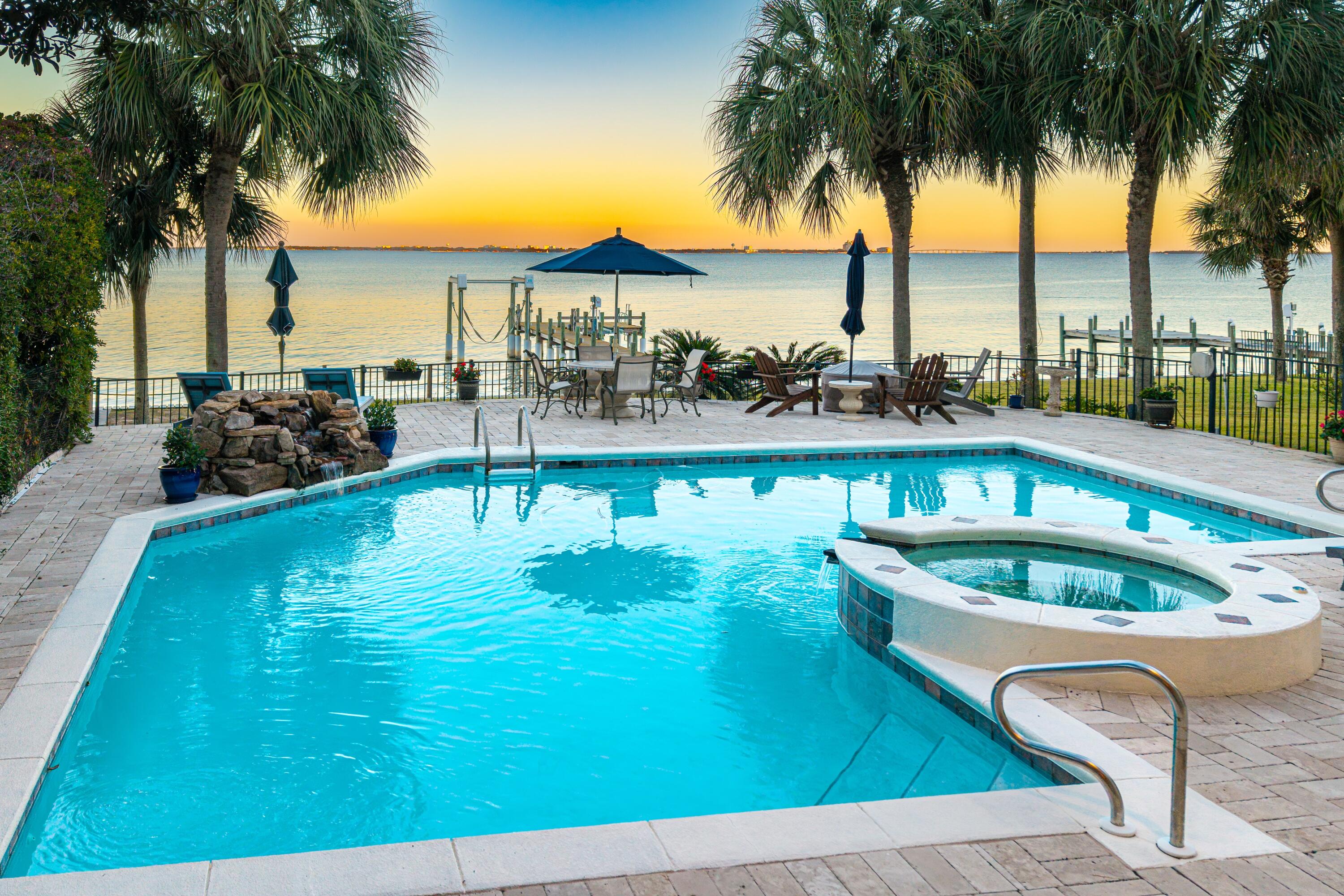 LAKE LORRAINE ESTATES - Residential