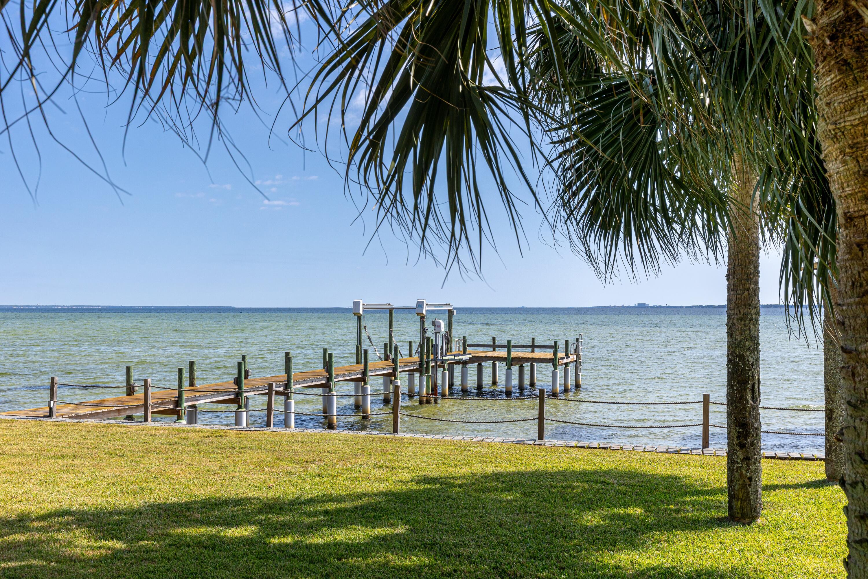 LAKE LORRAINE ESTATES - Residential