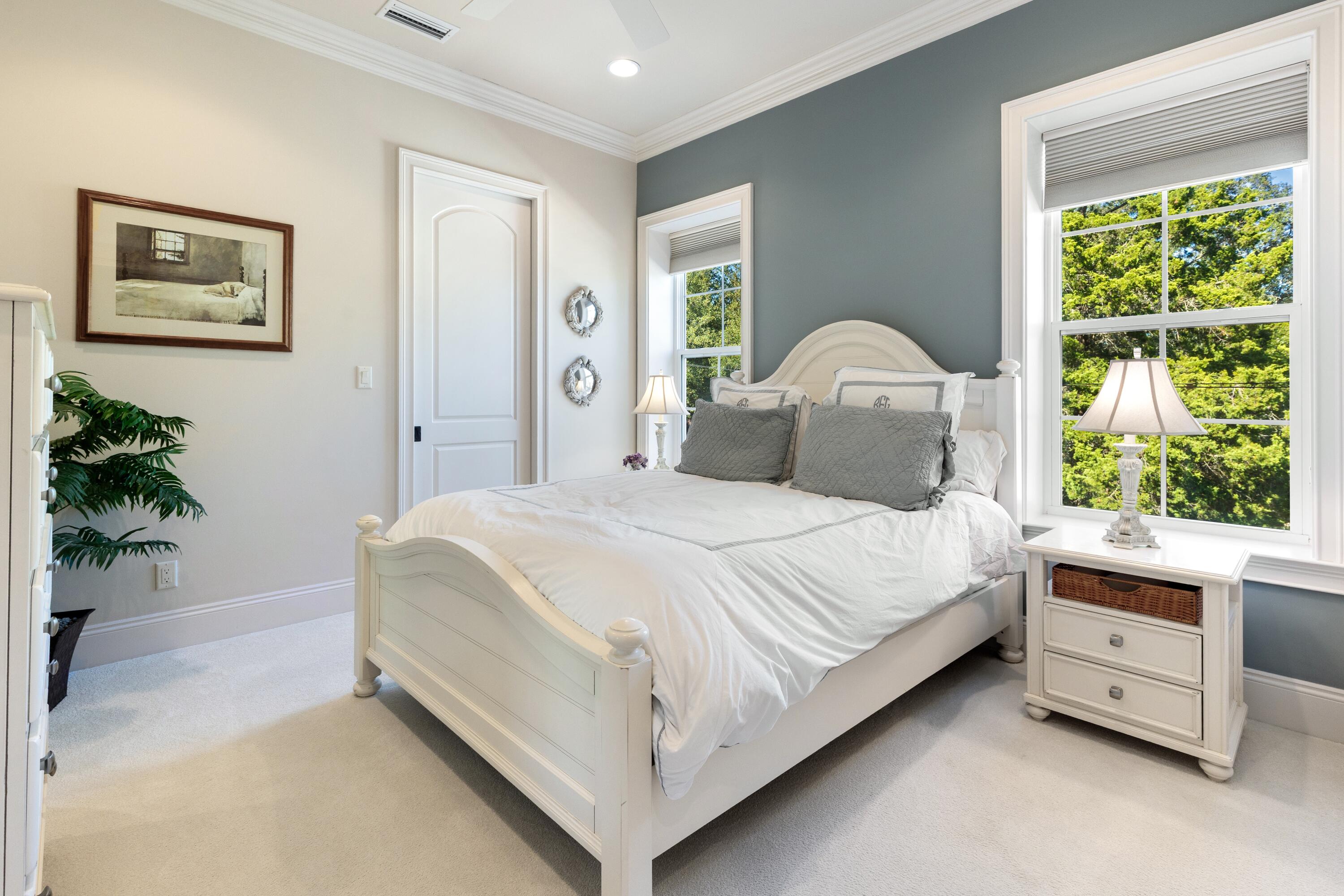 LAKE LORRAINE ESTATES - Residential