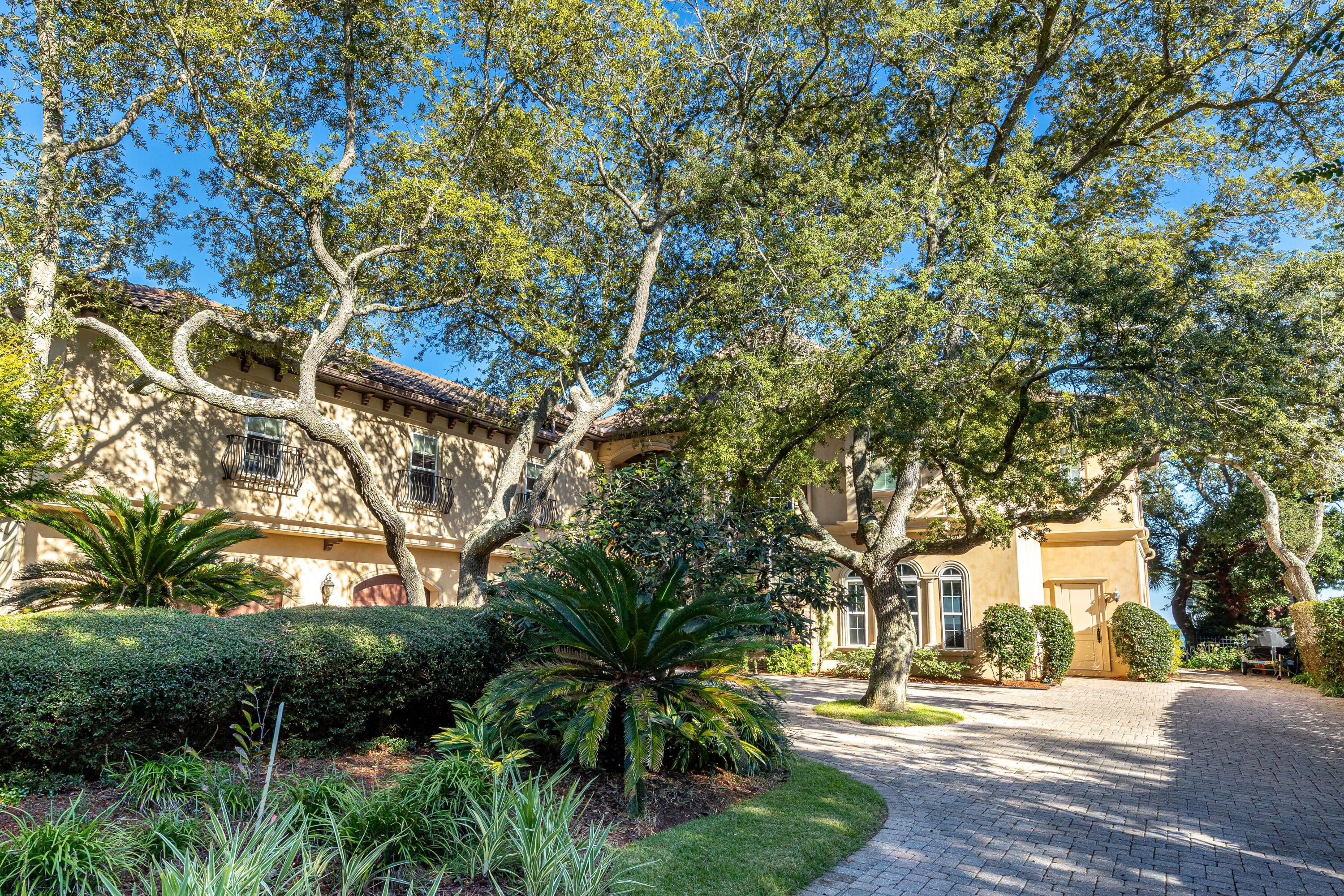 LAKE LORRAINE ESTATES - Residential