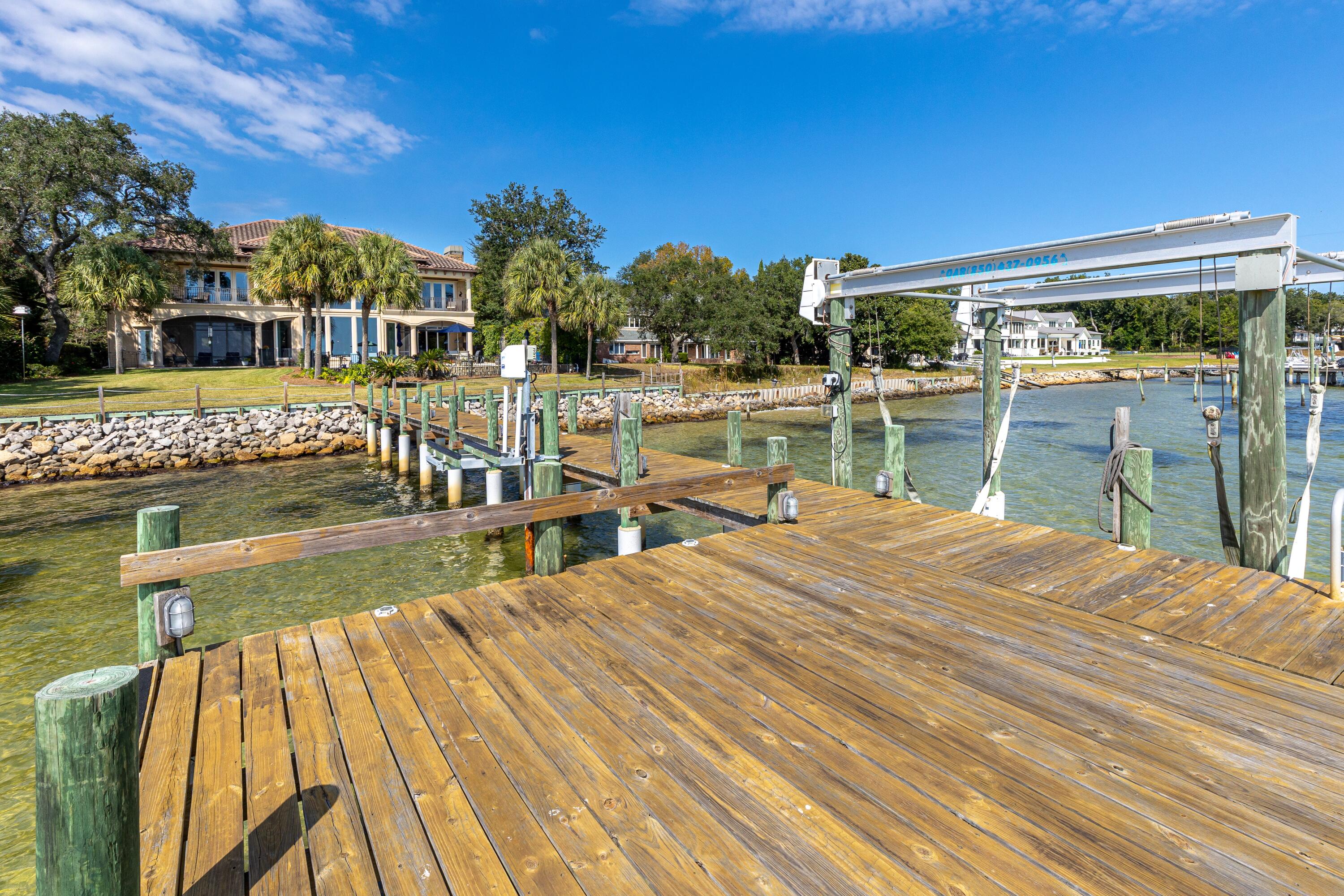 LAKE LORRAINE ESTATES - Residential