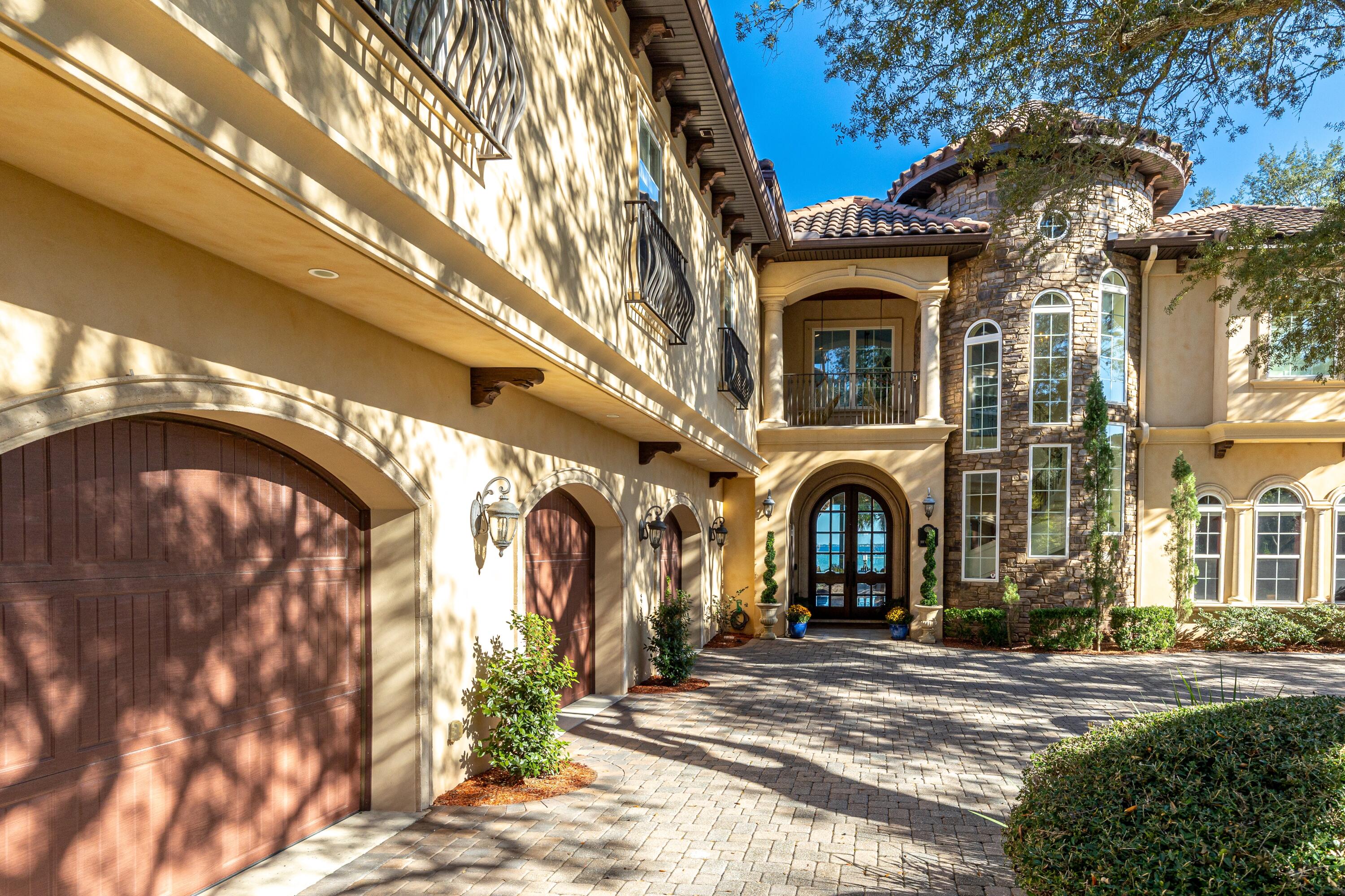 LAKE LORRAINE ESTATES - Residential