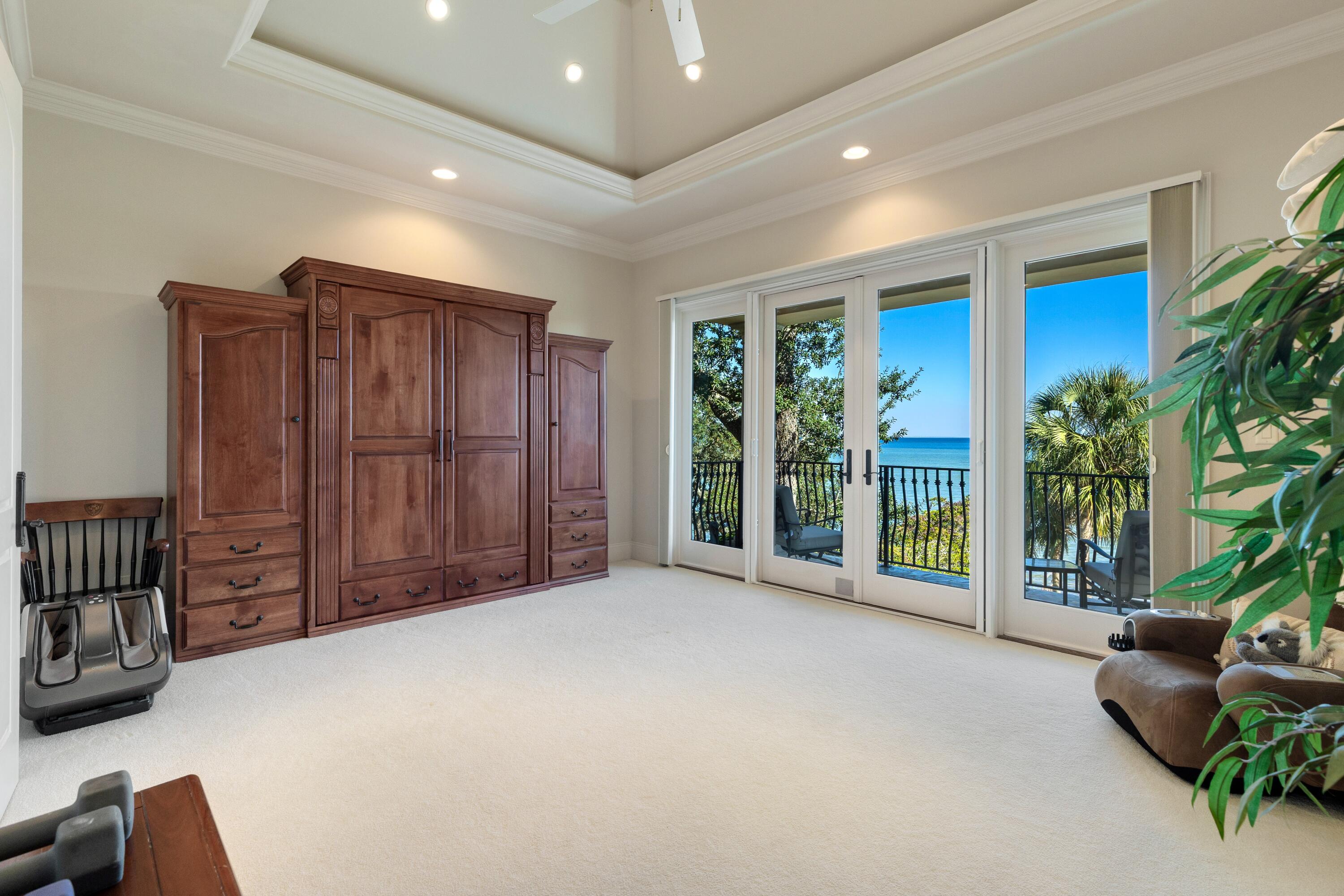 LAKE LORRAINE ESTATES - Residential